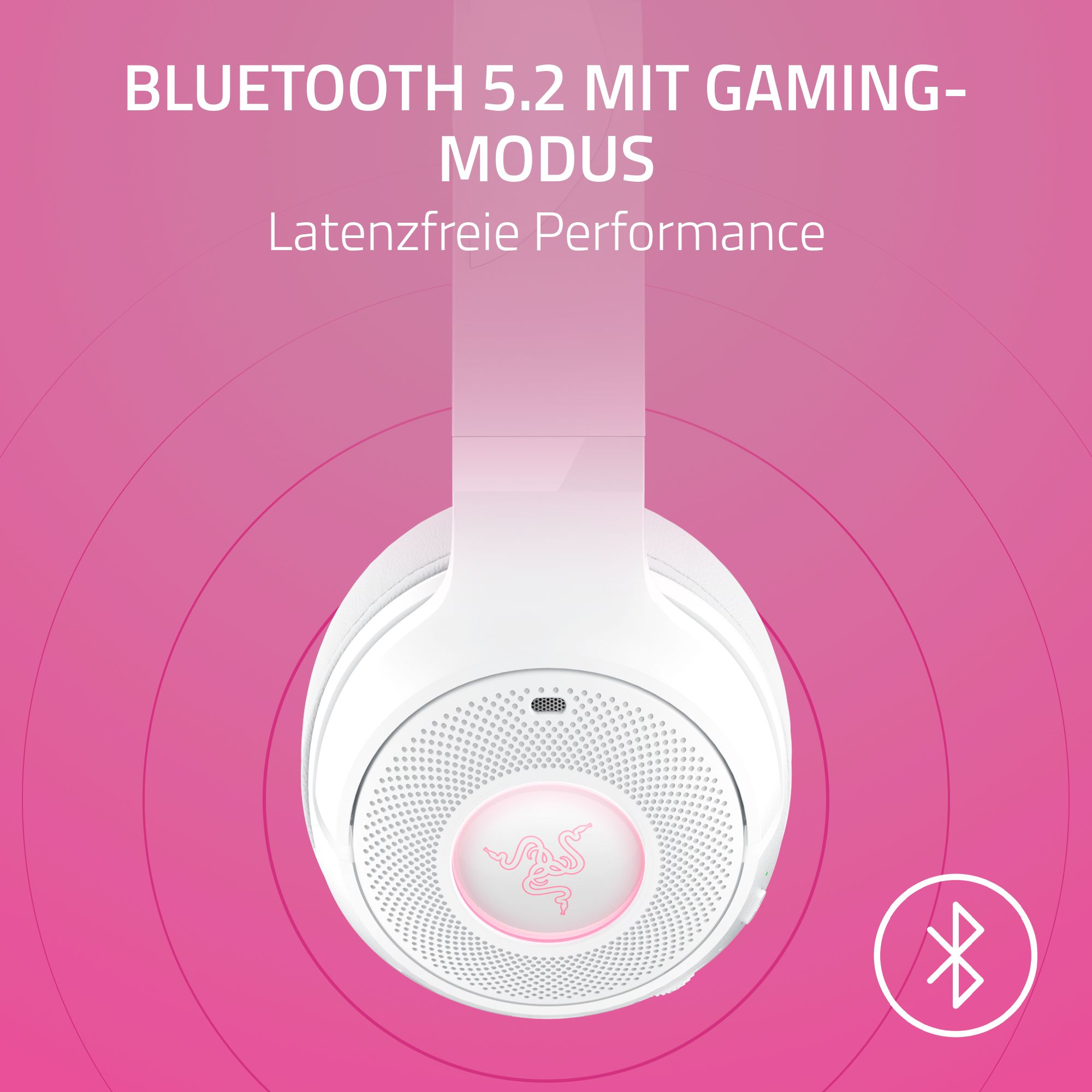Weißes Gaming-Headset mit rosa Licht auf den Ohrmuscheln. Rosa Hintergrund und Bluetooth-Symbol.