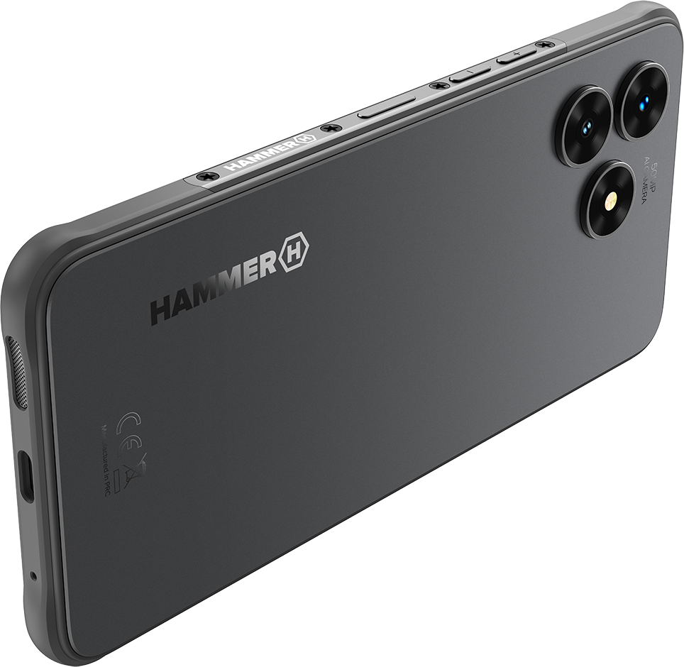 Szürke Hammer telefon hátulnézete. Három kamerával és Hammer logóval.