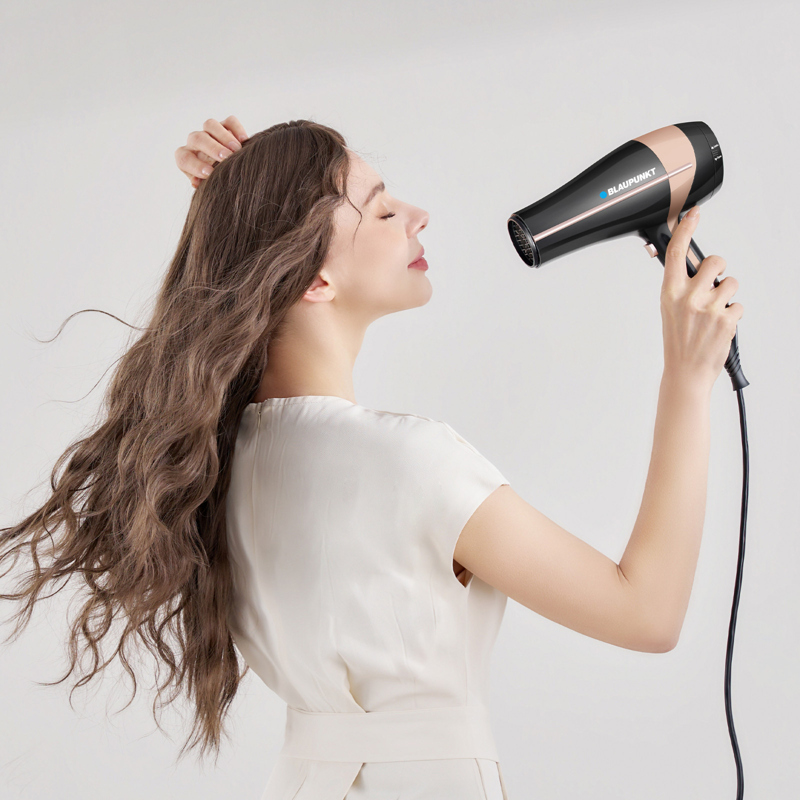 Karta danych produktu z wieloma wierszami tekstu i liczb.