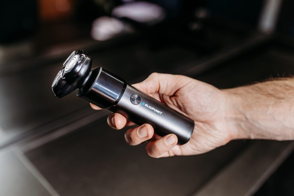 Czarny ekran. Ekran jest całkowicie czarny.