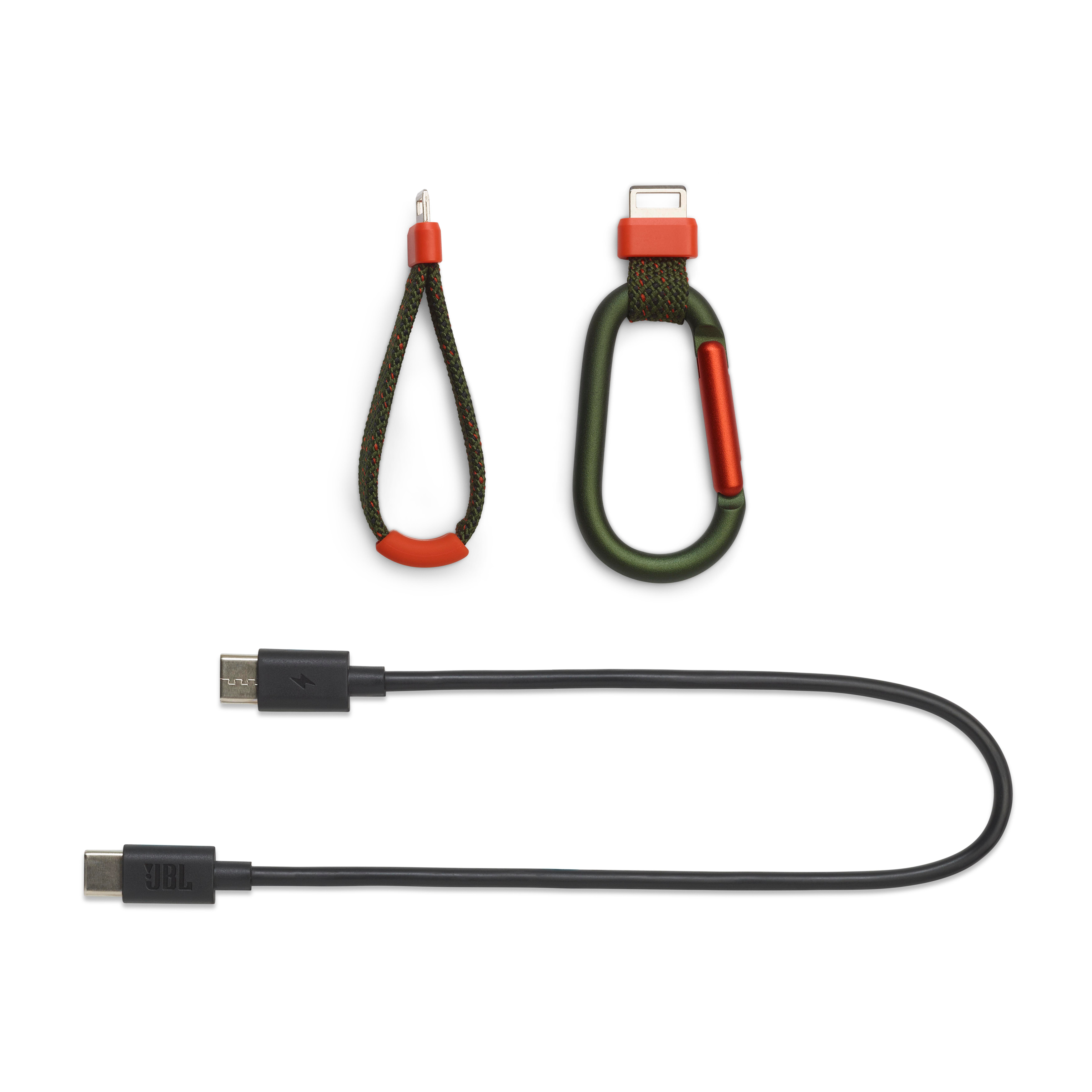 JBL Zubehör: zwei Riemen, ein Karabiner und ein Ladekabel. Orange und grüne Farben.