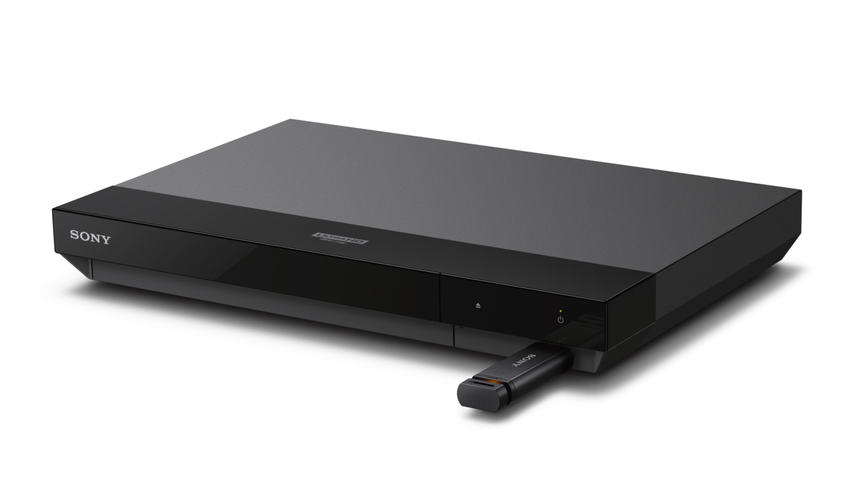 Schwarzer Sony Blu-ray-Player mit eingestecktem USB-Stick, vor weißem Hintergrund.