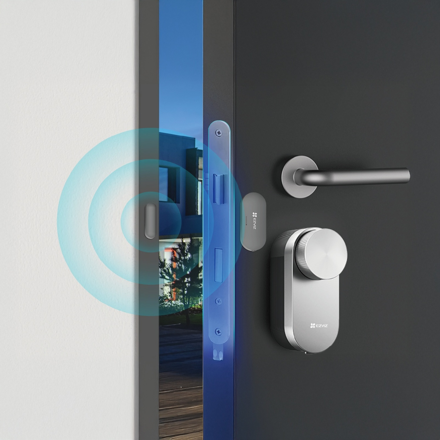Serratura intelligente installata su una porta. Mostra i componenti della serratura e un effetto luce.