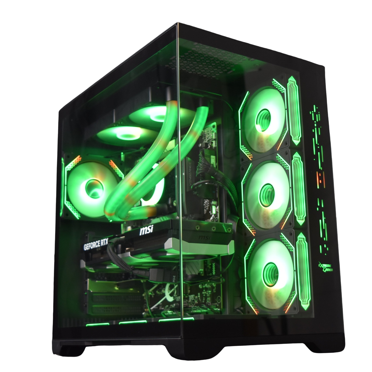 Gamingcomputer met groene LED-lampen en transparant zijpaneel.