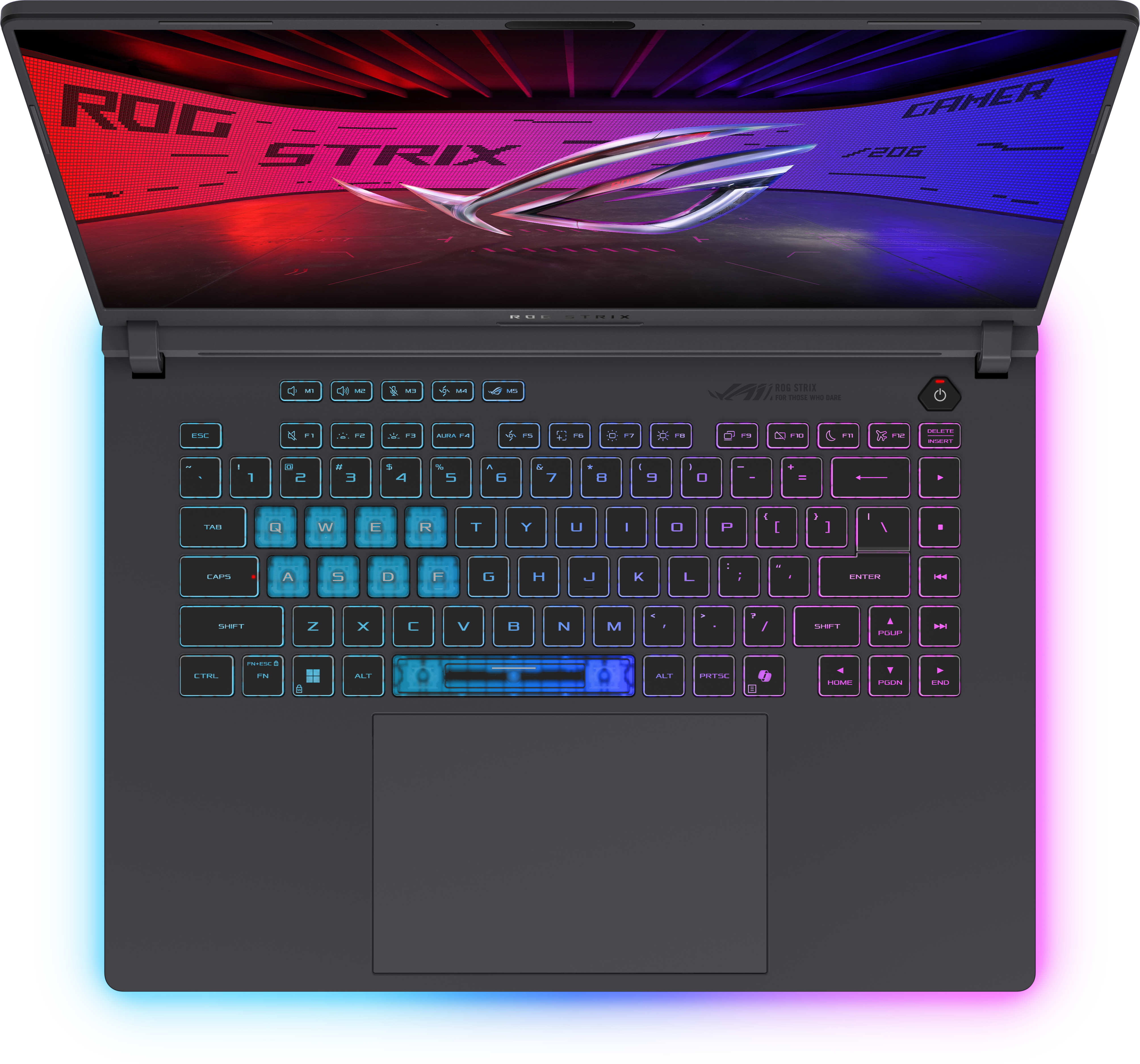 Draufsicht auf einen Gaming-Laptop mit offenem Bildschirm und beleuchteter Tastatur.
