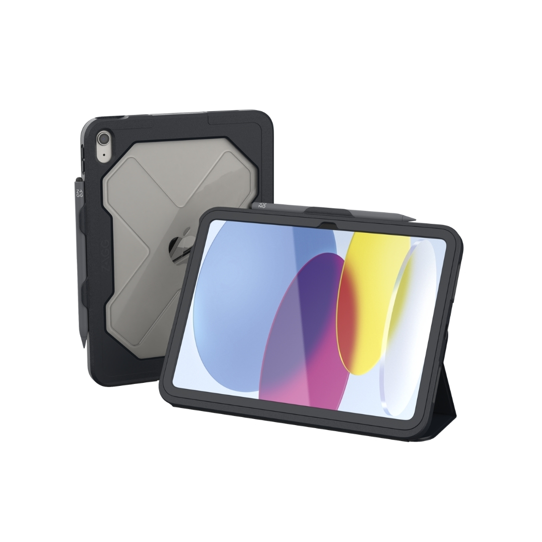 Koruyucu kılıflı iki tablet, biri açık ve bir kalemle.