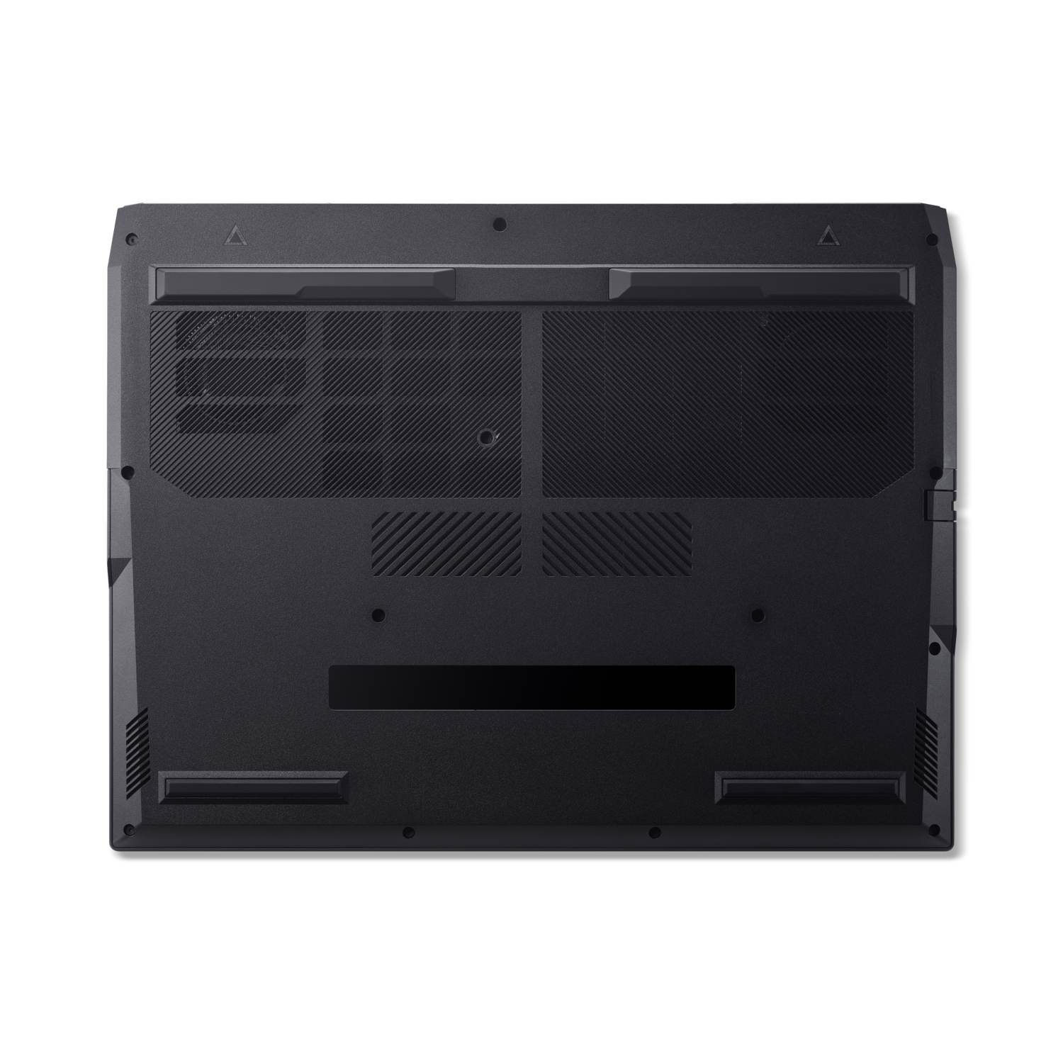 Onderkant van een zwarte laptop, met ventilatiegaten en een getextureerd oppervlak.