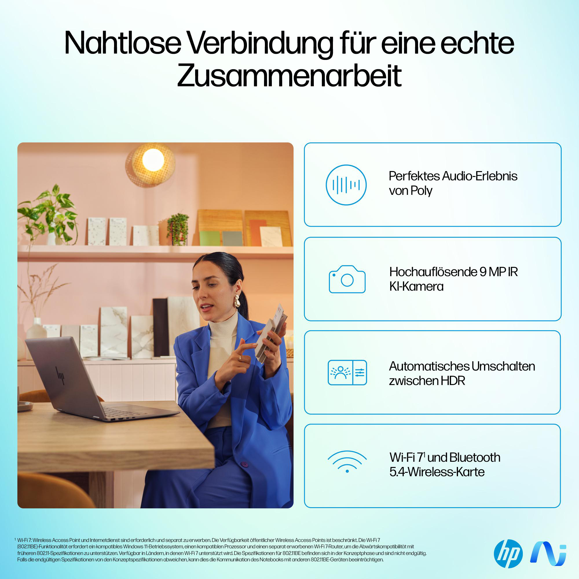 Eine Frau benutzt einen Laptop mit Text über Zusammenarbeit und Funktionen.