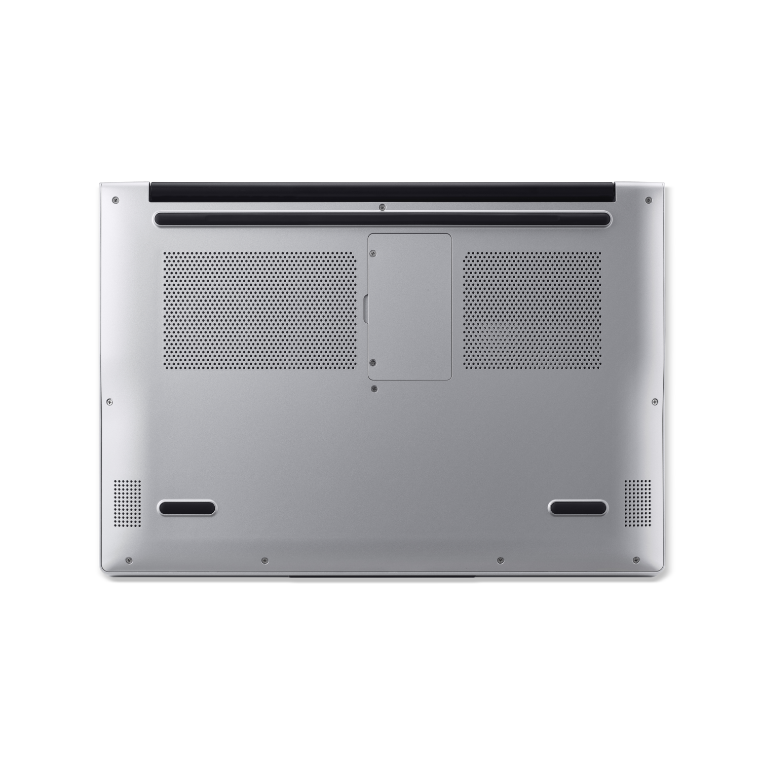 Onderkant van een zilveren laptop met ventilatieroosters, schroeven en een rechthoekig toegangspaneel.
