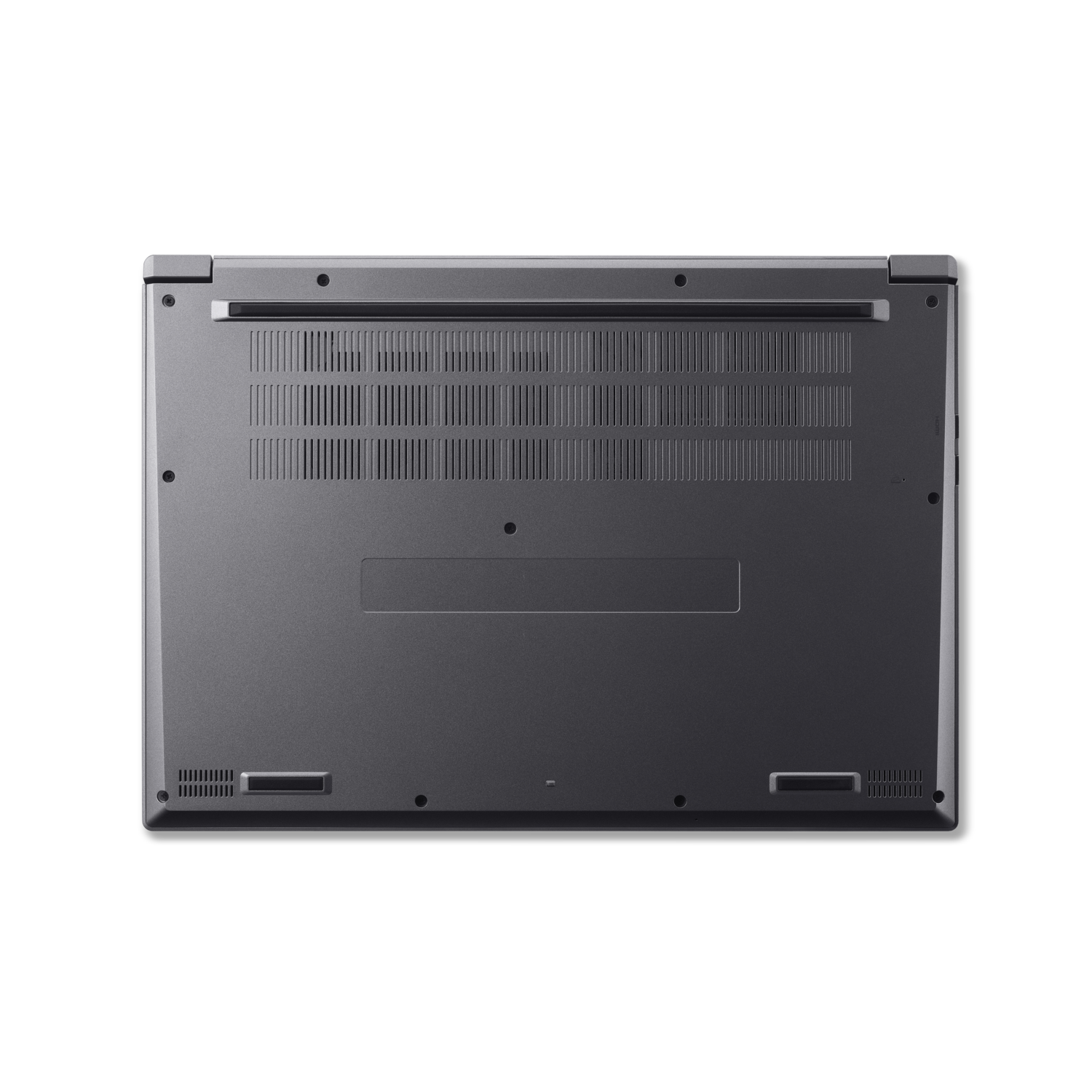 De onderkant van een zilveren laptop op een zwarte achtergrond.