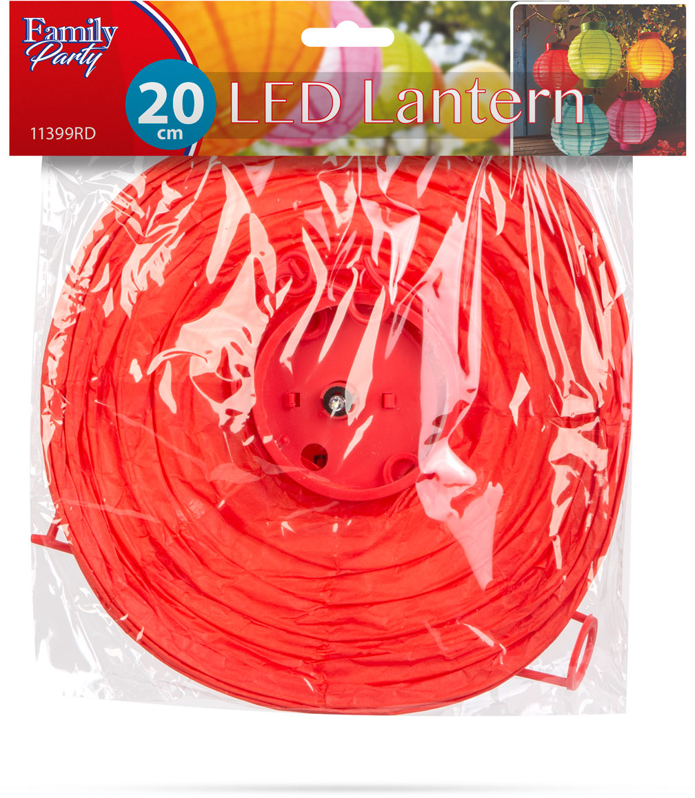 Piros papírlámpás műanyag zacskóban. Címke '20 LED Lantern' és 'Family Party' logóval.