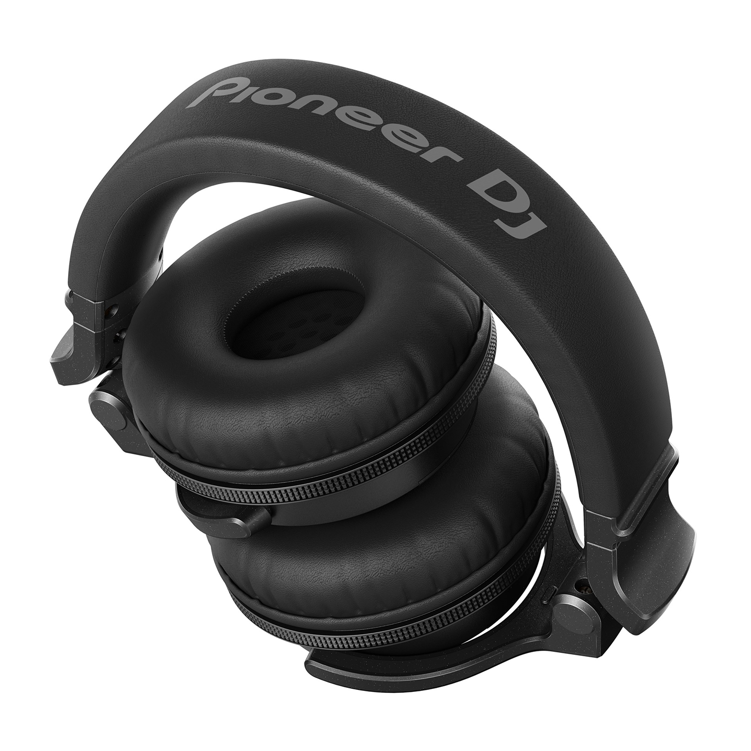Cuffie Pioneer DJ nere, con il marchio sulla fascia, isolate su sfondo bianco.