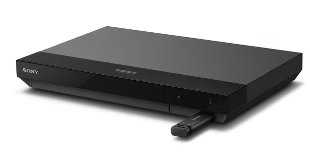 Czarny odtwarzacz Blu-ray Sony z włożonym pendrivem USB.