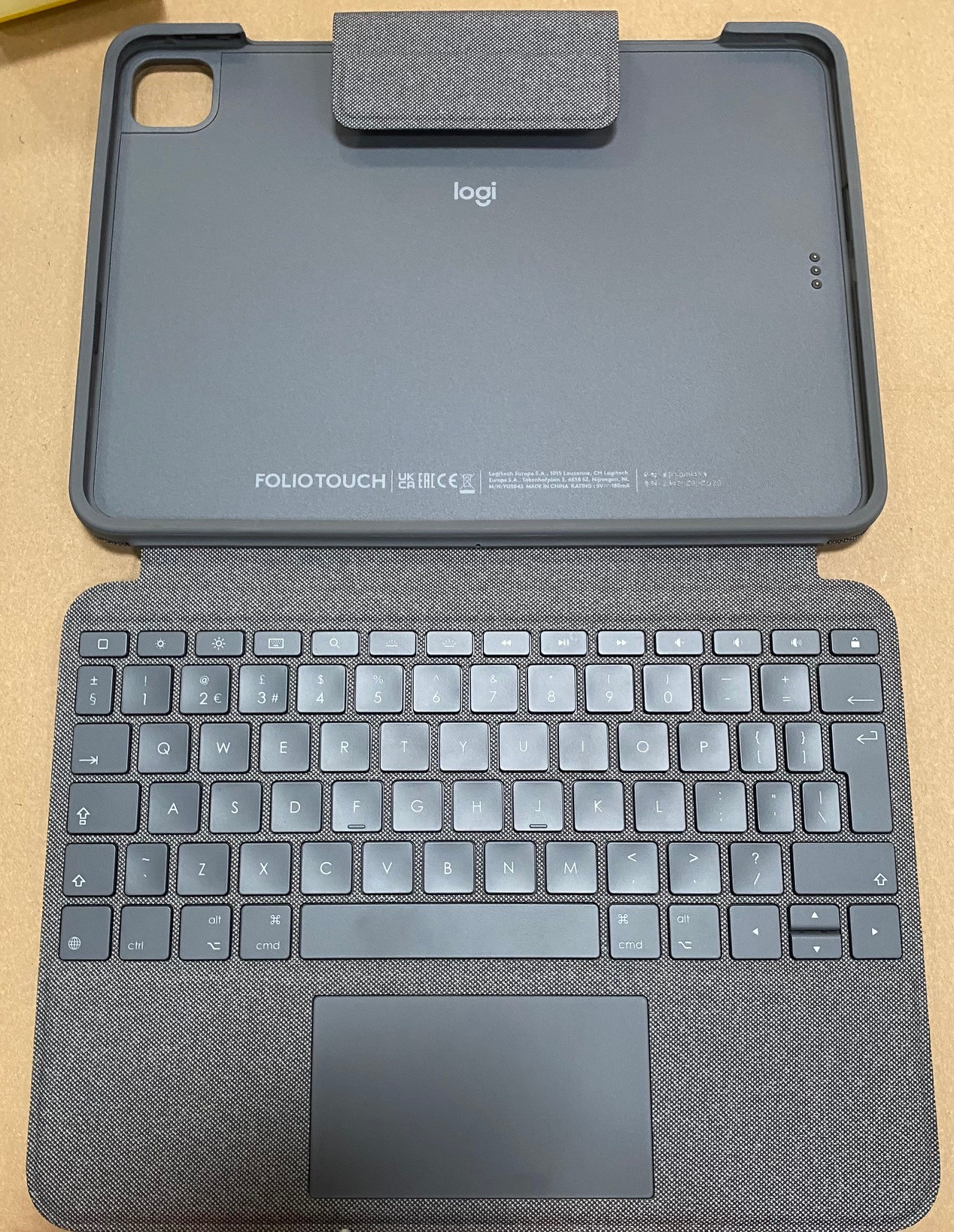 OUTLET Etui z klawiaturą i panelem dotykowym LOGITECH Folio Touch do iPad Pro 11 cali (1/2/3/4. generacji) Szary 920-009751 Szary