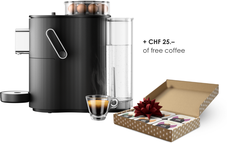 Schwarze Kaffeemaschine mit Kaffeetasse, Schachtel mit Kaffeepads und Wassertank. Inklusive Gratis-Kaffee.