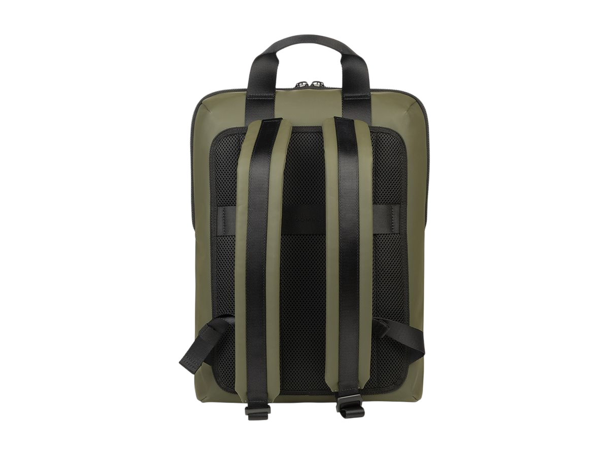 Rückansicht eines olivgrünen Rucksacks. Schwarze Schultergurte und Rückwand.