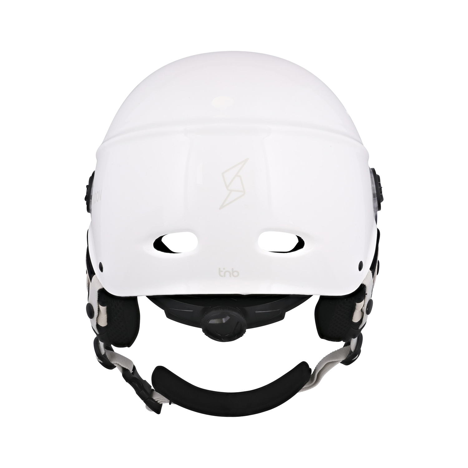 Witte helm met een logo en ventilatieopeningen, op een witte achtergrond. Zwarte oorbeschermers aanwezig.