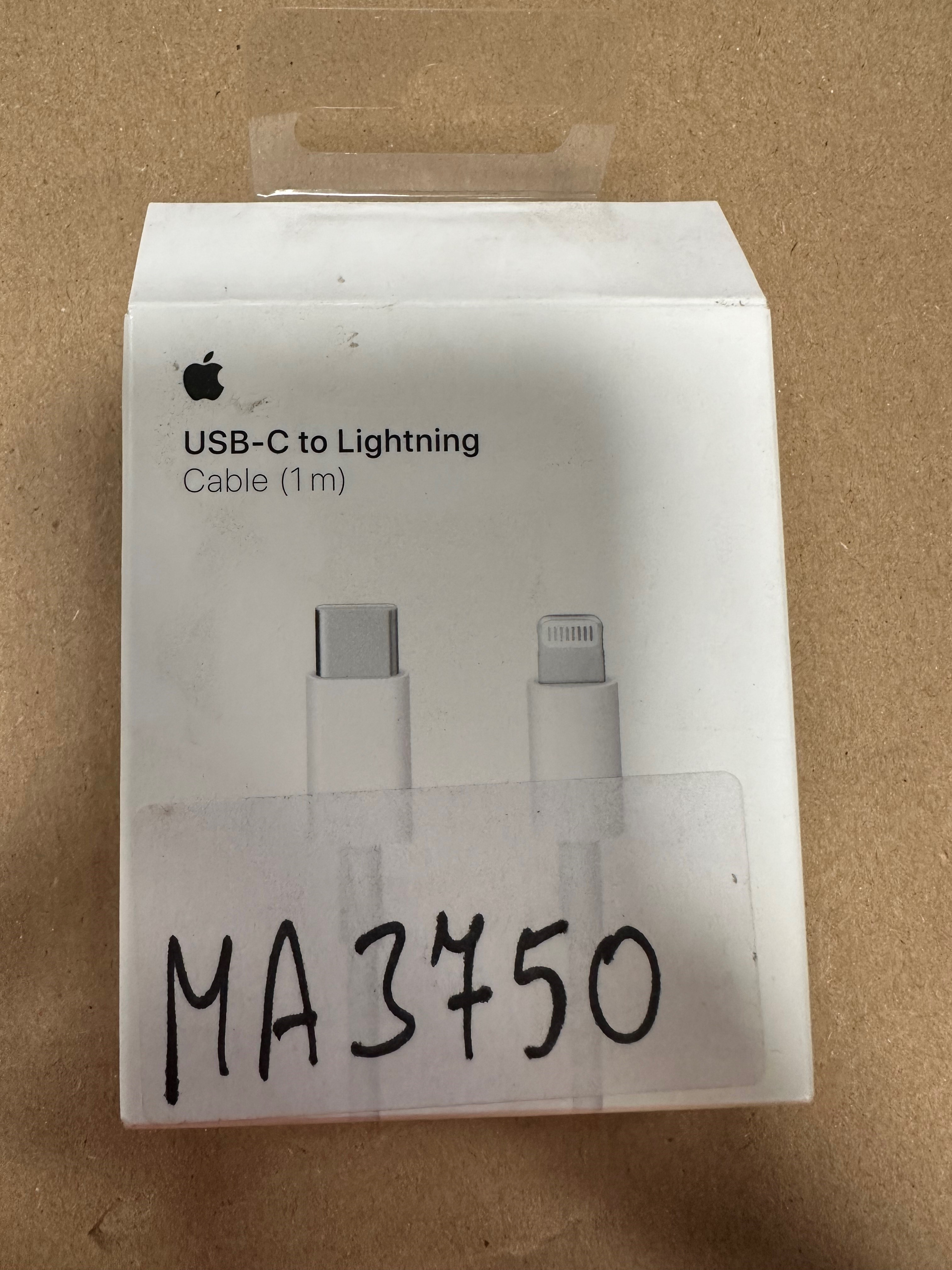 OUTLET APPLE Przewód z USB-C na Lightning APPLE 1m MM0A3ZM/A Biały