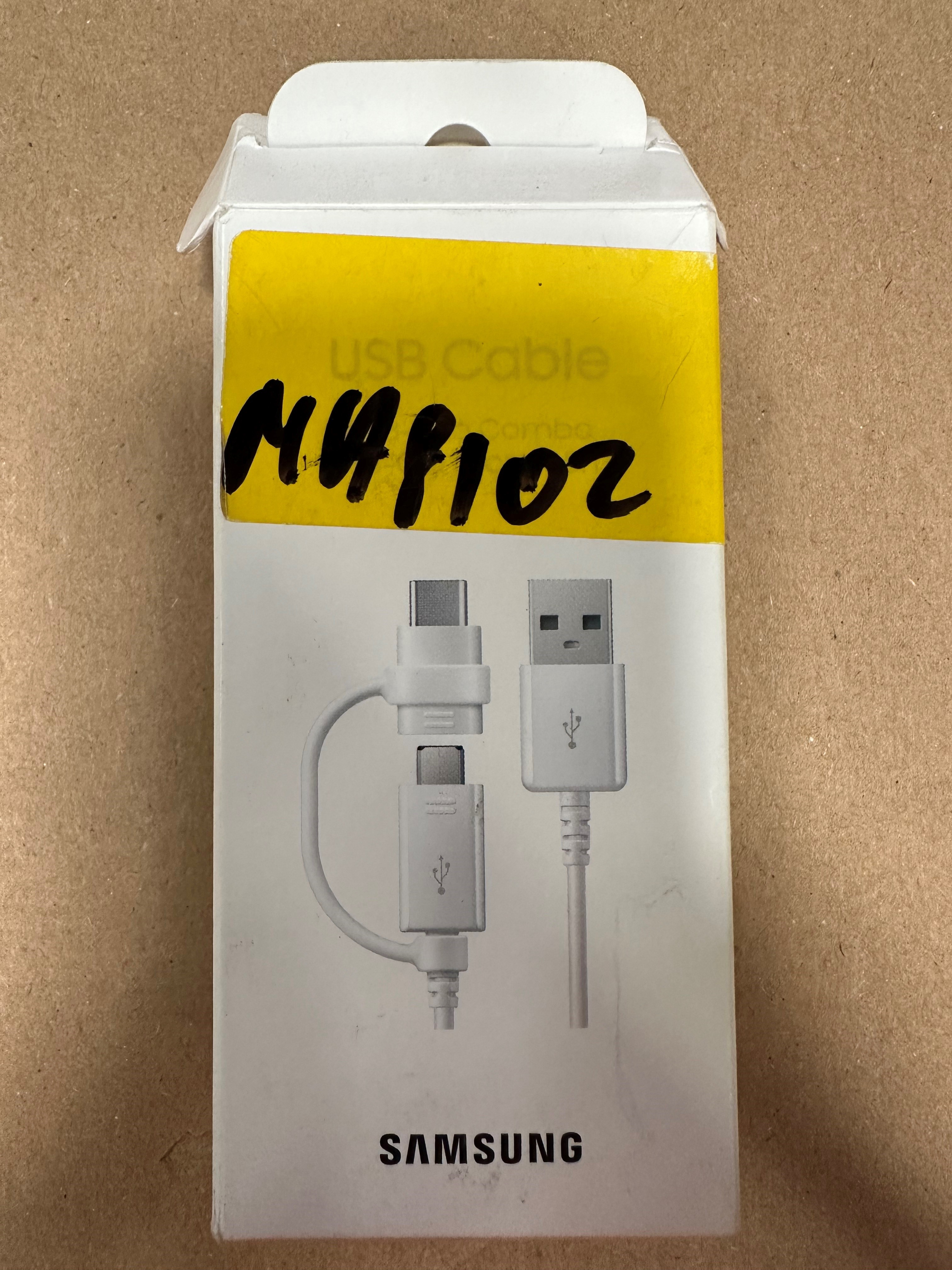 Biało-żółte opakowanie kabla USB Samsung ze złączami USB-C i USB.