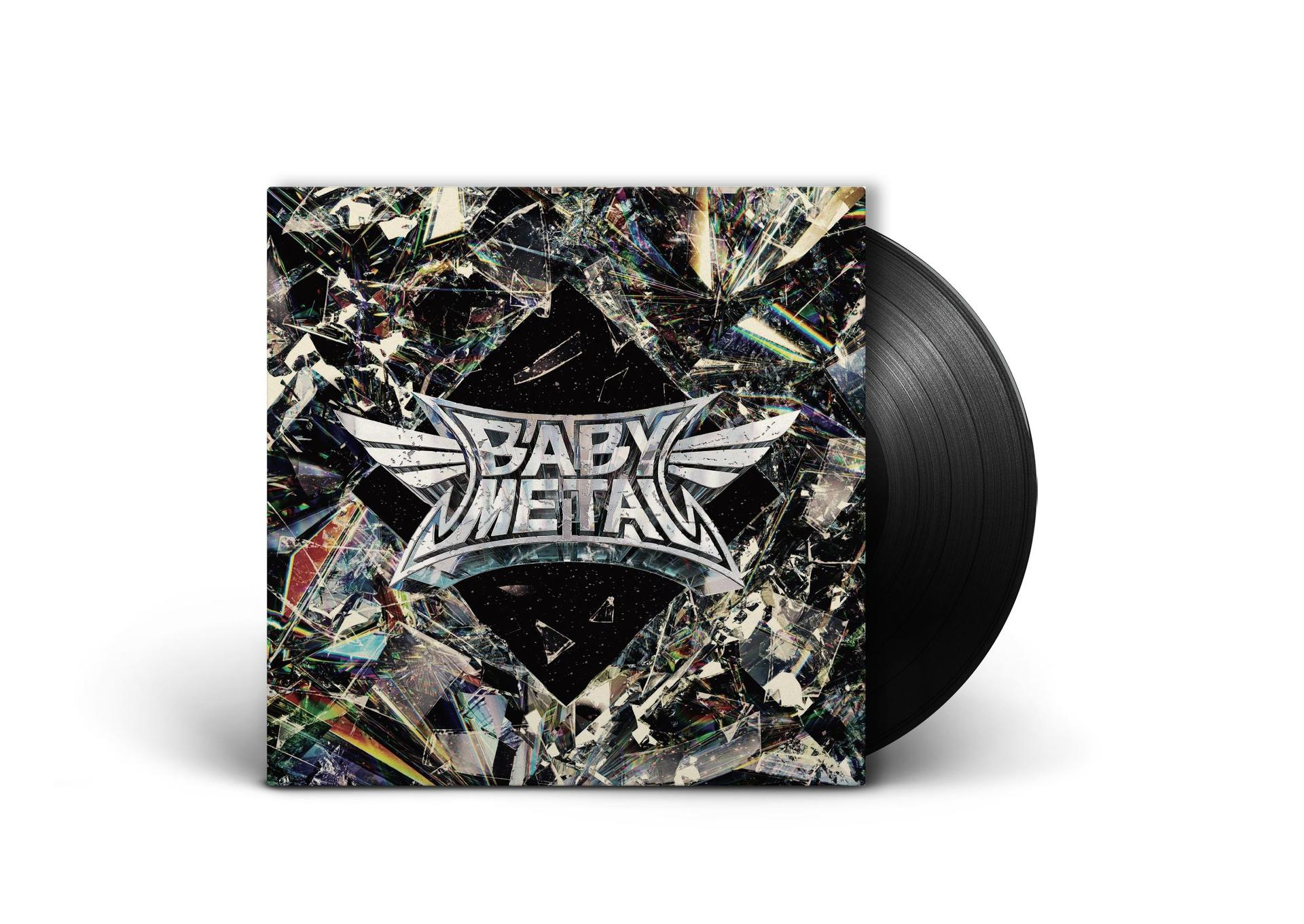 Eine Vinyl-Schallplatte in einer Hülle mit dem BABYMETAL-Logo und einem mehrfarbigen Glasdesign.