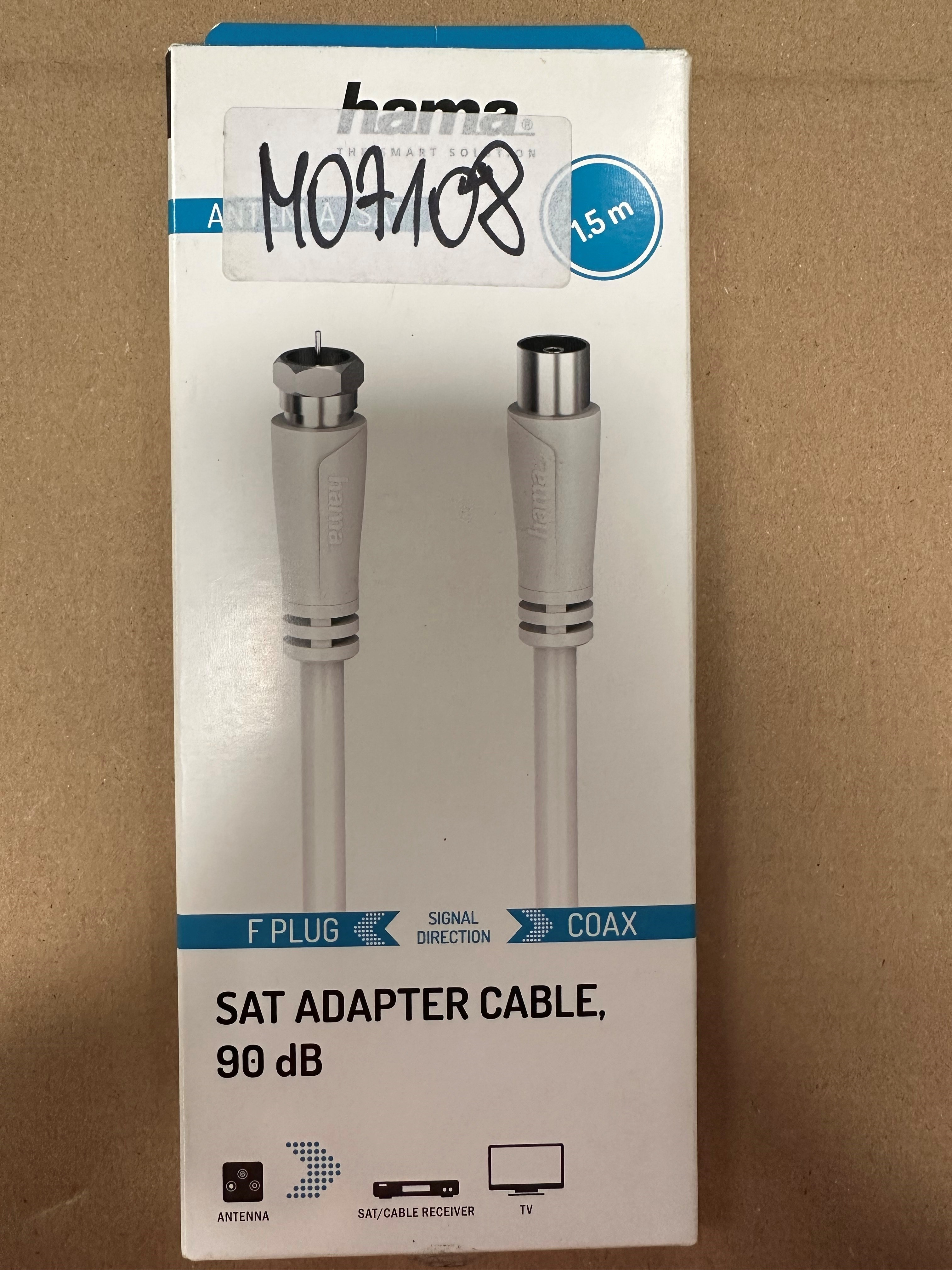 Pudełko z kablem, z napisem "SAT ADAPTER CABLE".