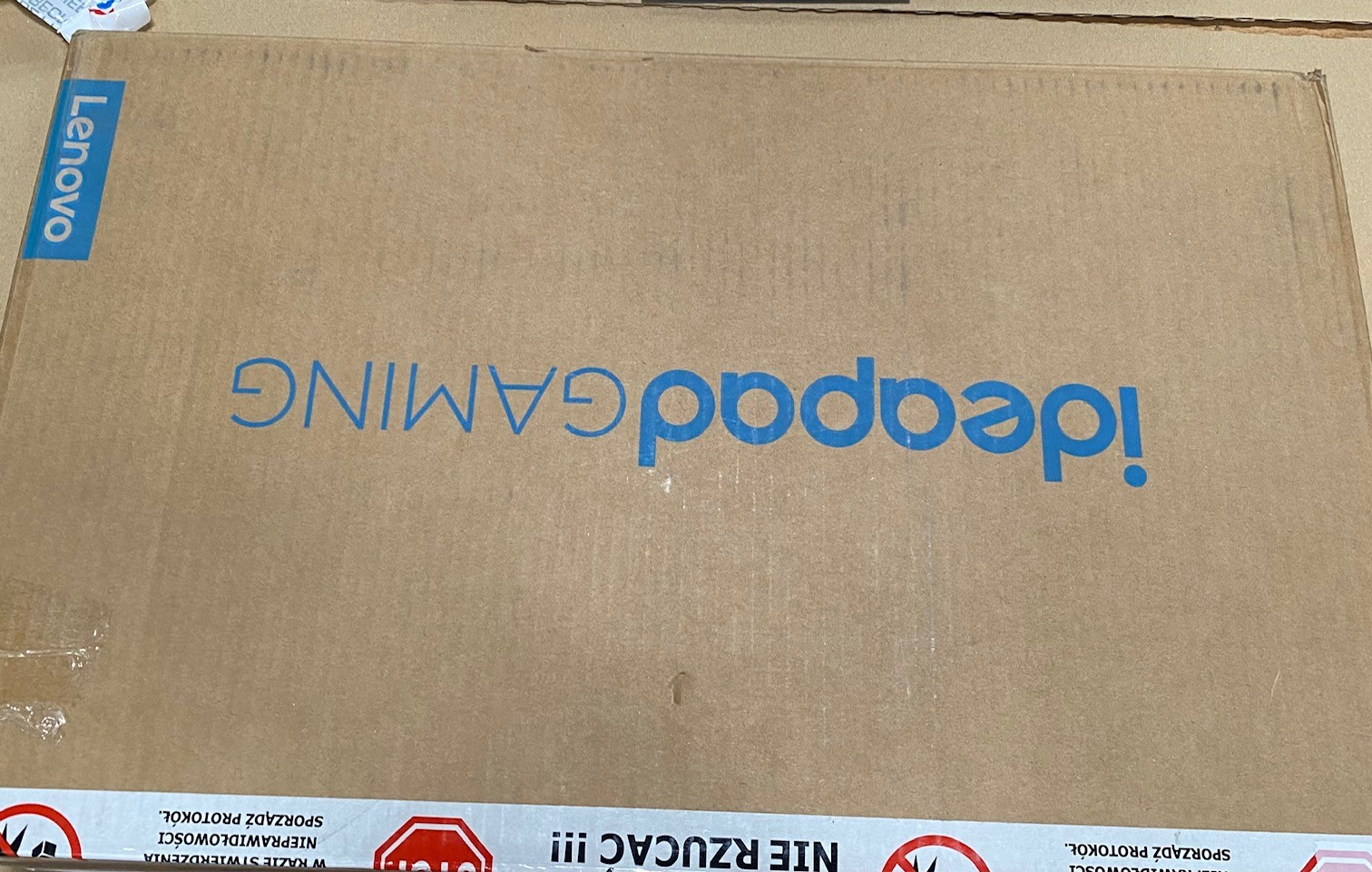 OUTLET Laptop LENOVO IdeaPad Gaming 3 15ACH6 FHD Ryzen 5 5500H/16GB/512GB SSD/RTX2050 4GB Czarny (Shadow Black) / AMD Ryzen™ 5 5500H / 16 GB RAM / 512 GB SSD / GeForce RTX™ 2050 / Brak systemu Czarny