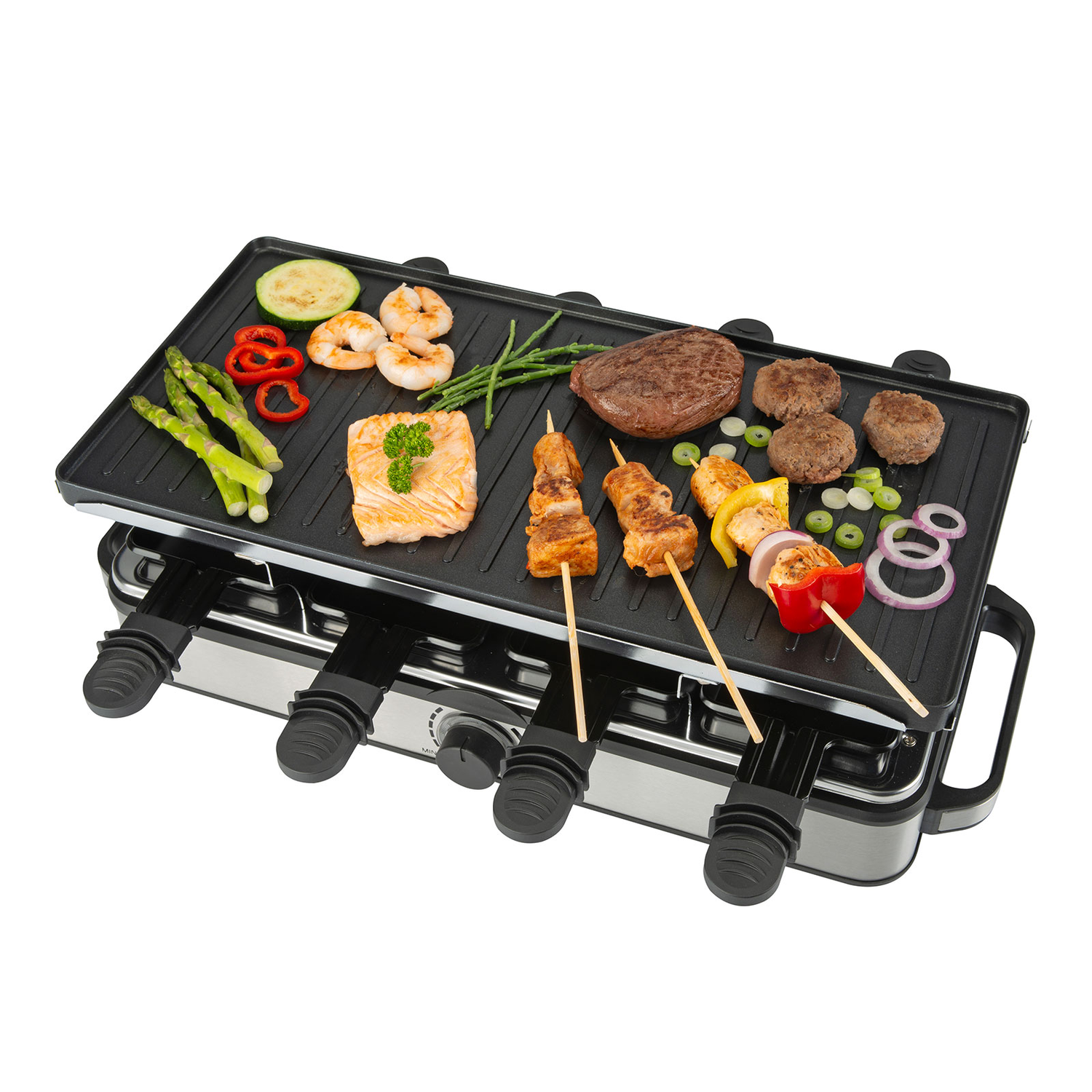 Een raclette grill met diverse gerechten: biefstuk, gehaktballen, spiesjes, garnalen, groenten en zalm, allemaal op een zwart grill oppervlak.
