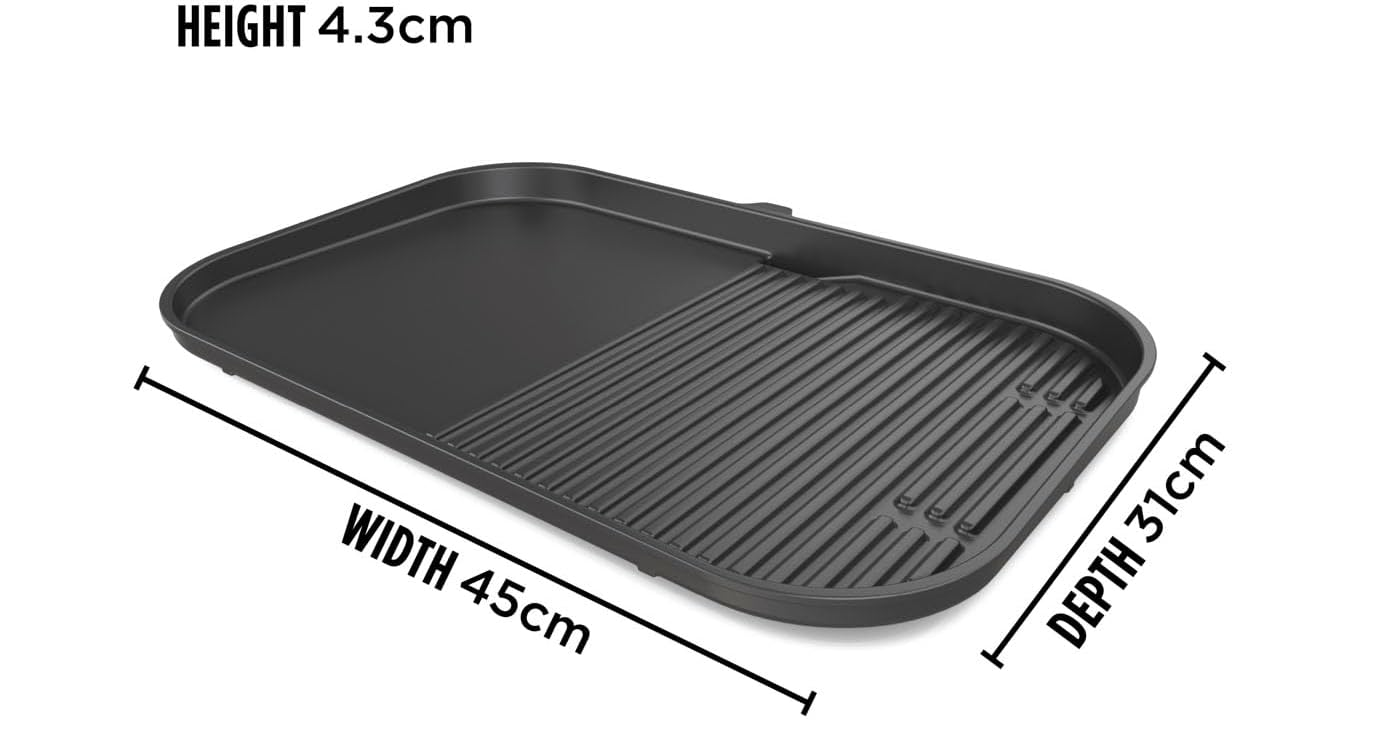 Fekete téglalap alakú grill serpenyő grill vonalakkal és sík felülettel. Méretek láthatók.