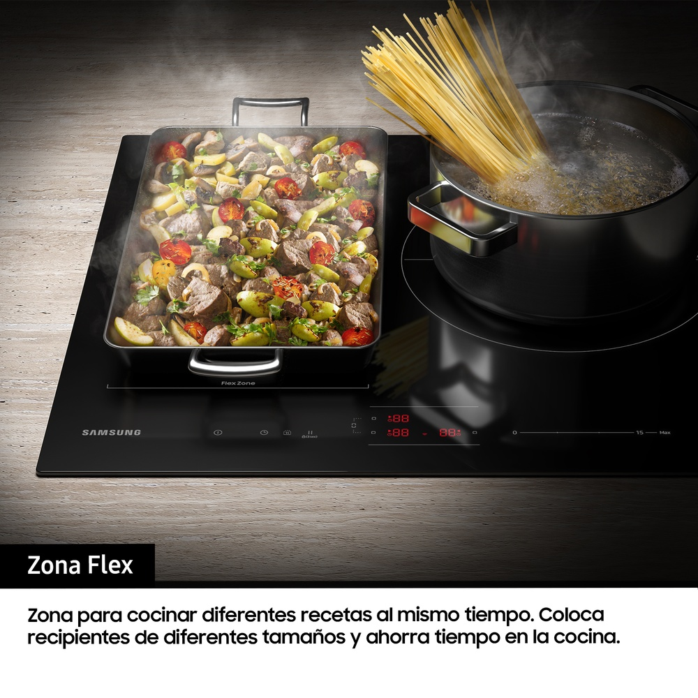 Encimera negra con comida cocinándose en una sartén. El texto dice 'Zona Flex'.