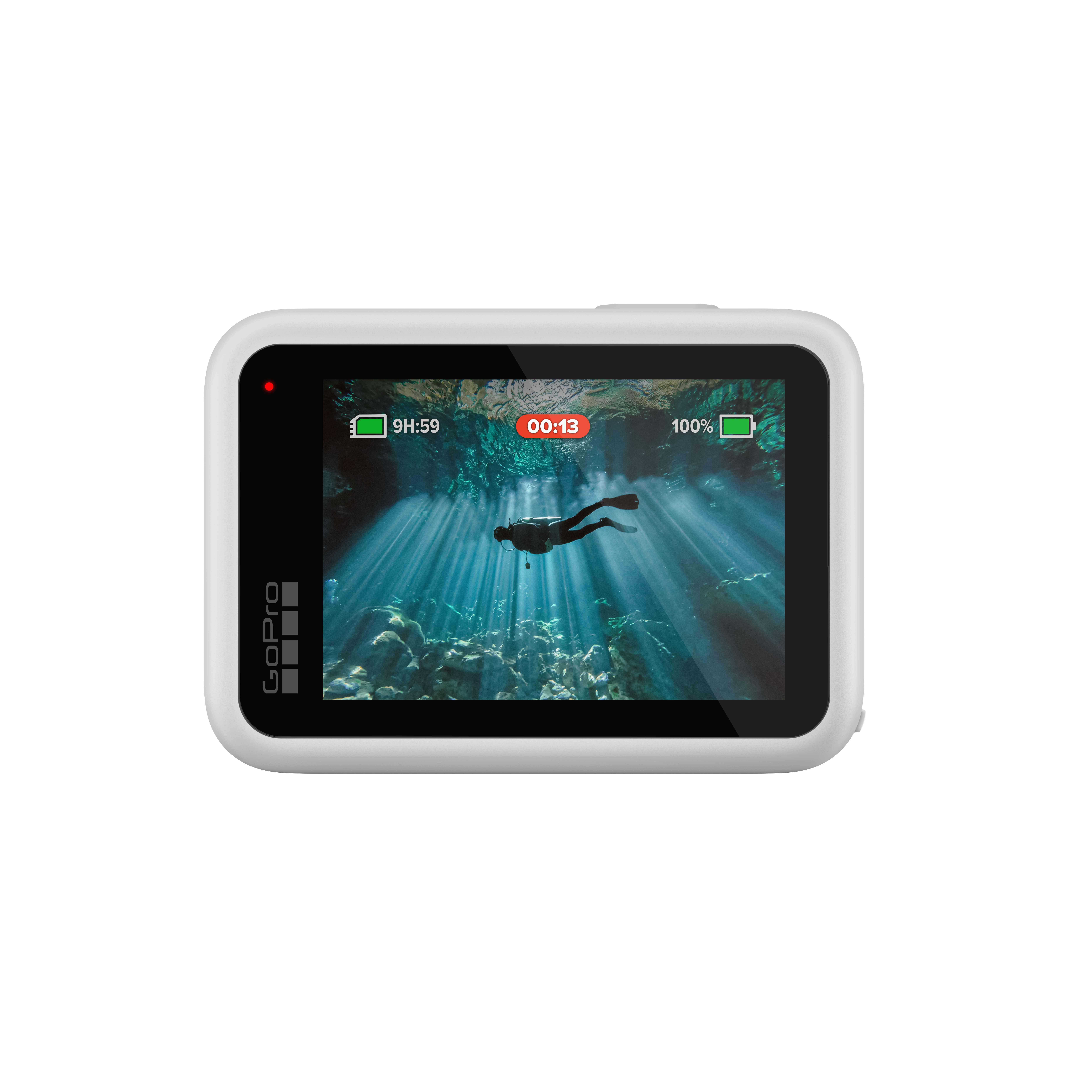 GoPro-Kamera unter Wasser, zeigt einen Taucher in der Ferne. Der Bildschirm zeigt Zeit, Akku und Sonnenstrahlen.