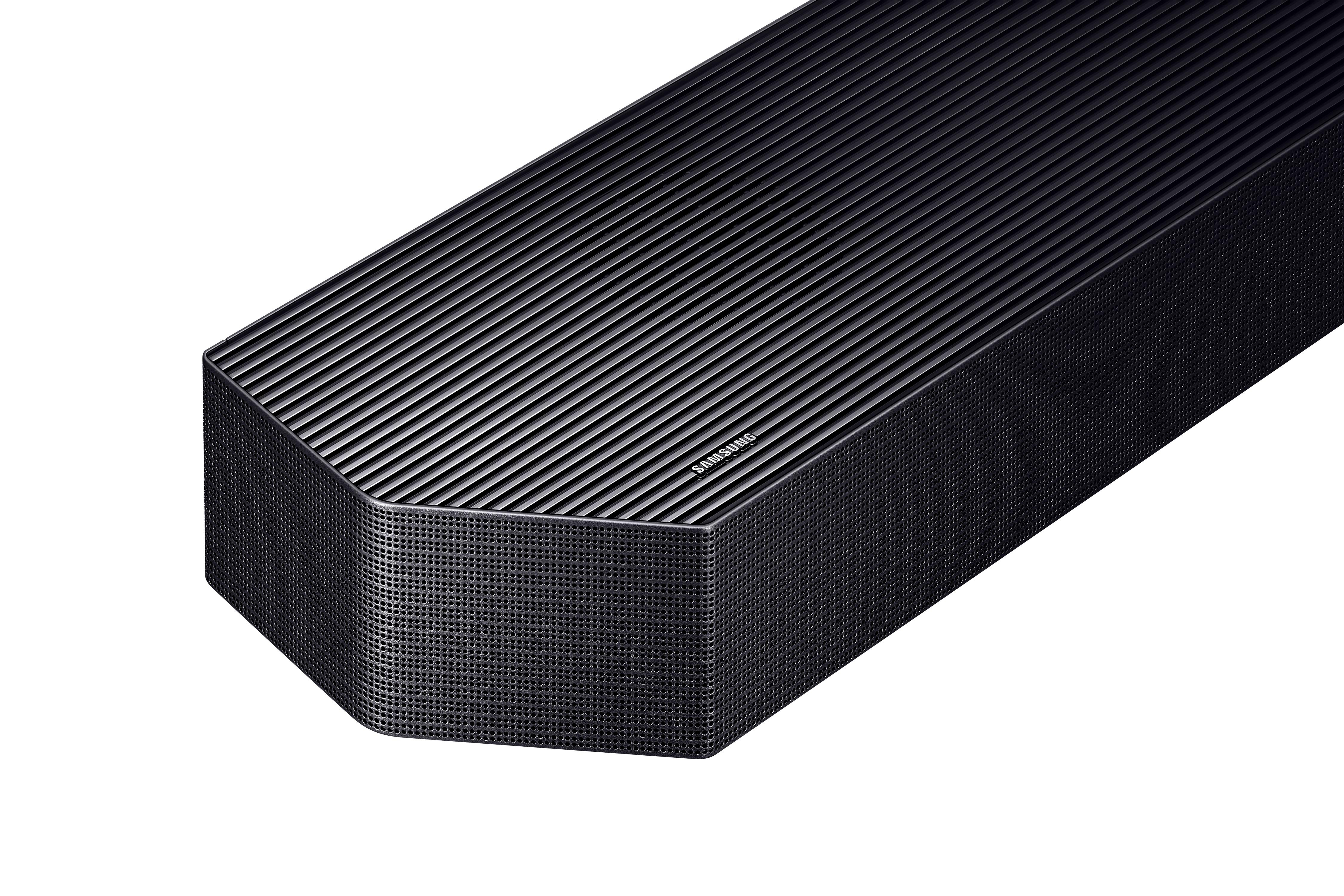 Schwarze Soundbar mit geriffelter Oberfläche, Samsung-Logo sichtbar.