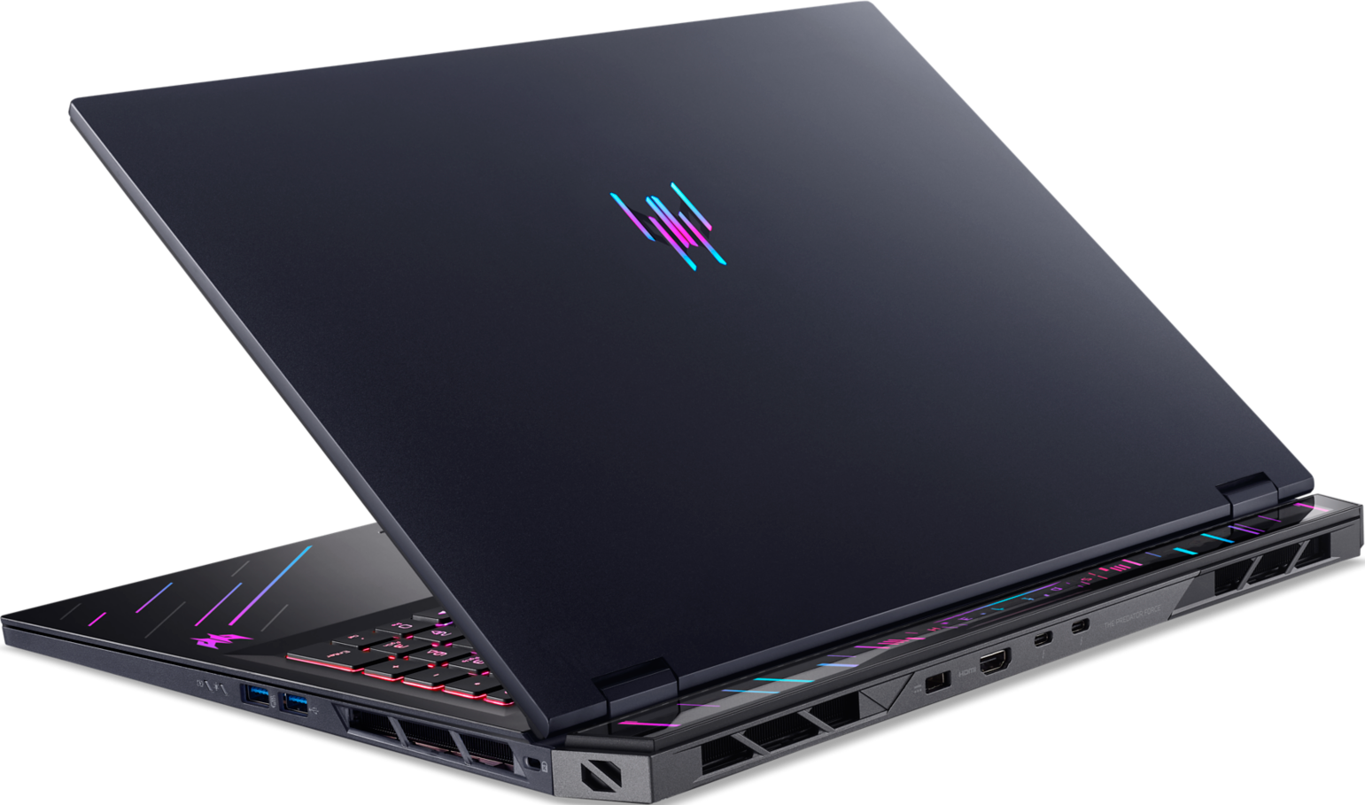 Ein schwarzer Laptop, geöffnet, um eine Tastatur mit Neonlichtern zu zeigen. Er ist vor schwarzem Hintergrund abgewinkelt.