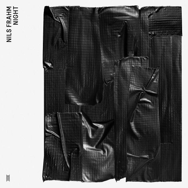 Nils Frahms Albumcover, schwarz strukturierte Oberfläche, Text in Weiß.