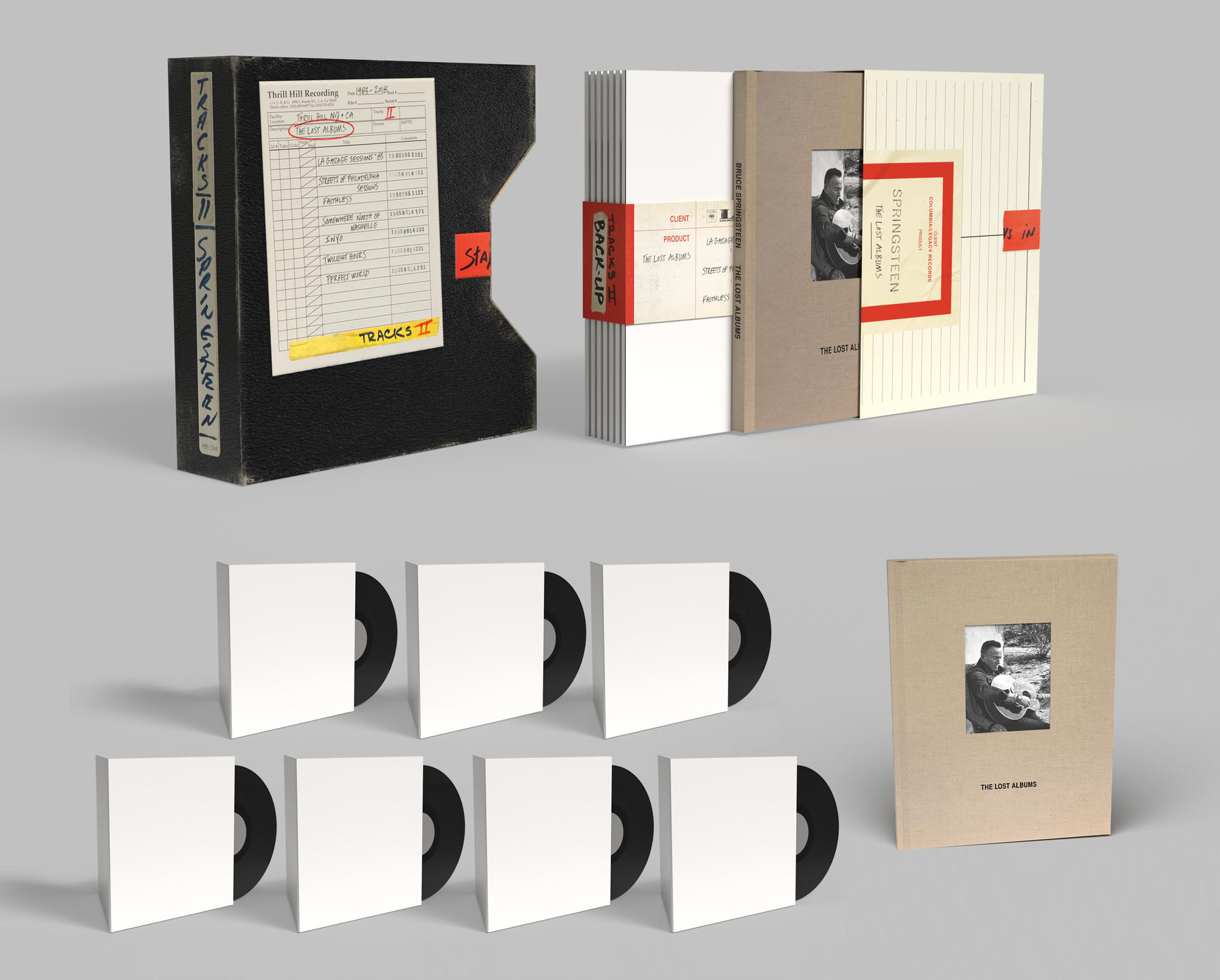 Buchset, schwarze Track II Box, Albumcover und Schallplatten sichtbar.
