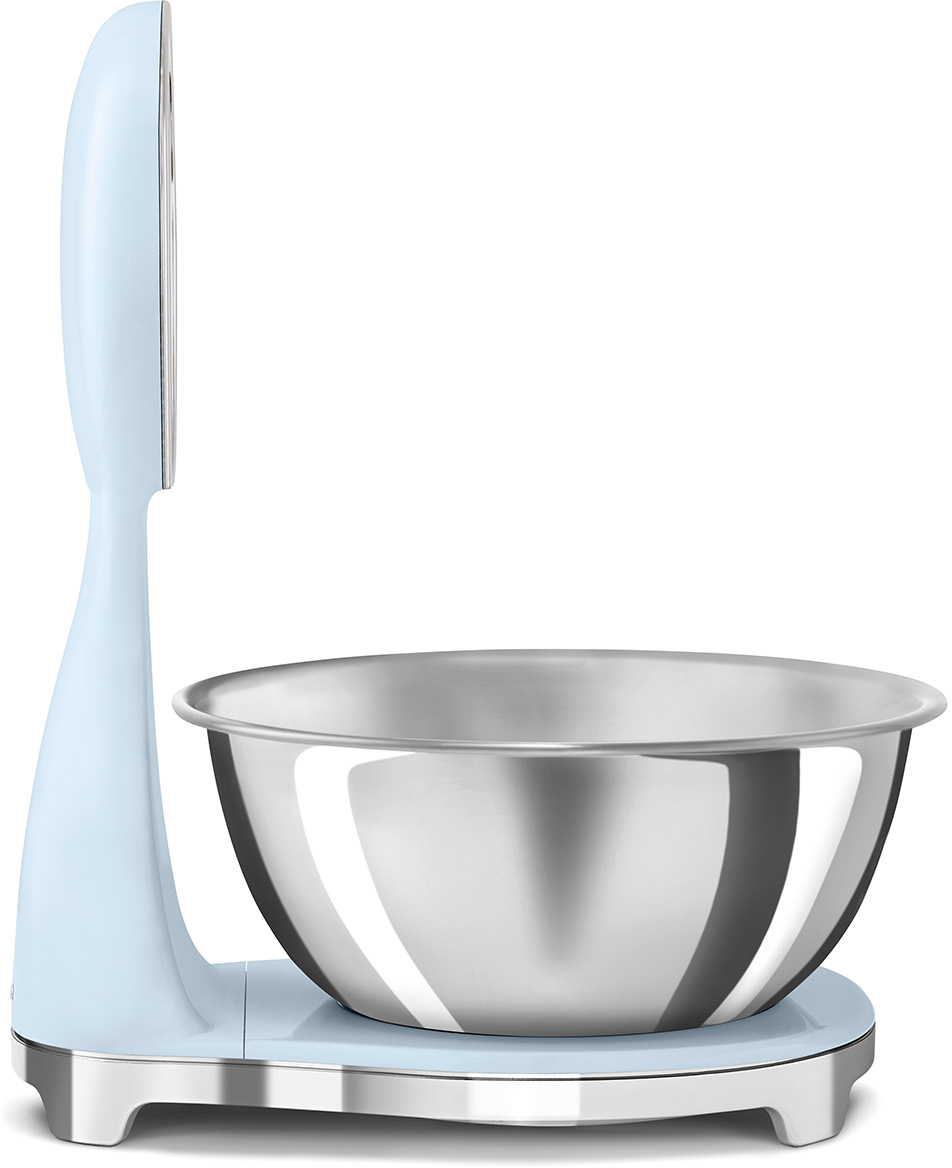Ein hellblauer Küchenmixer mit einer silbernen Schüssel. Der Ständer ist hoch und gebogen.