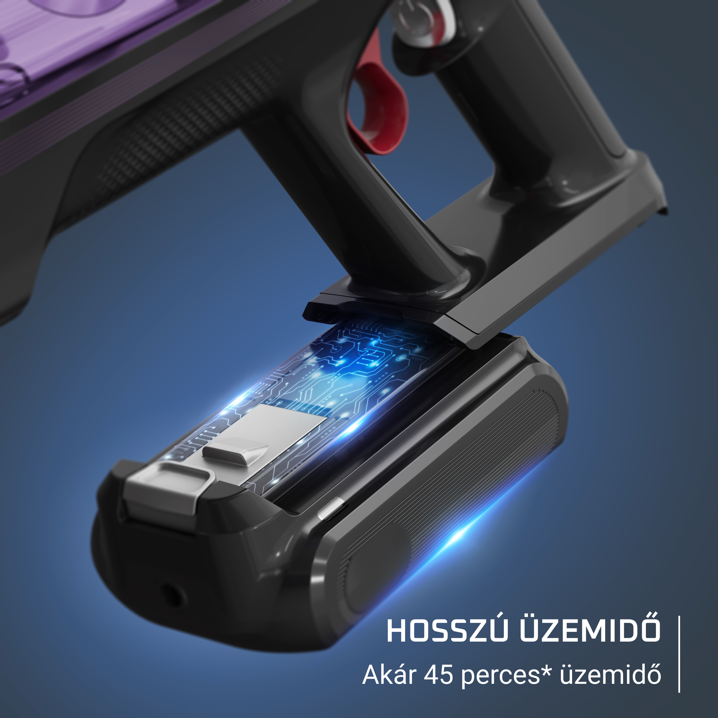 Egy fekete eszköz közeli képe piros gombbal és töltőporttal. Az akkumulátor látható.