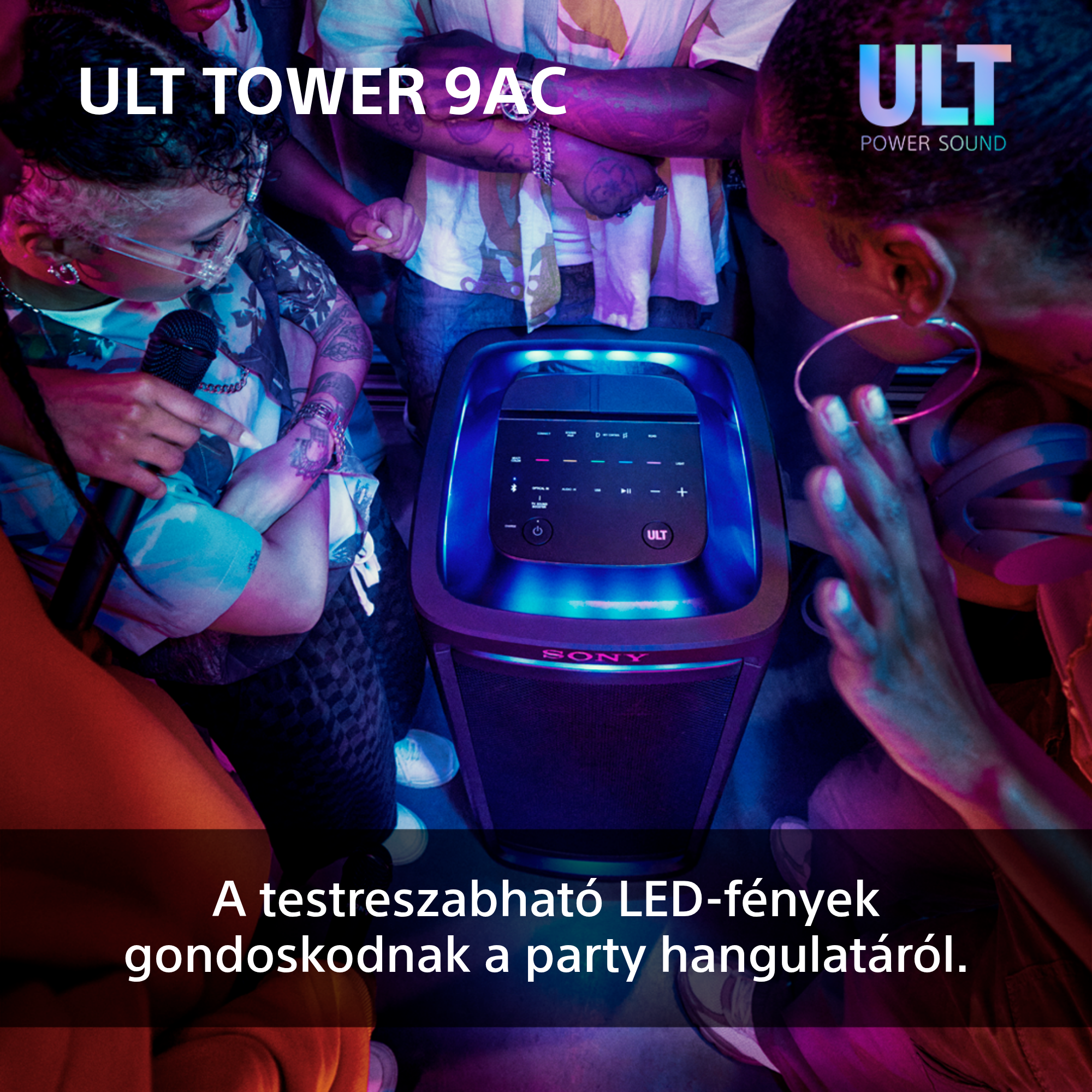 Emberek egy hangszóró körül, LED-lámpákkal.