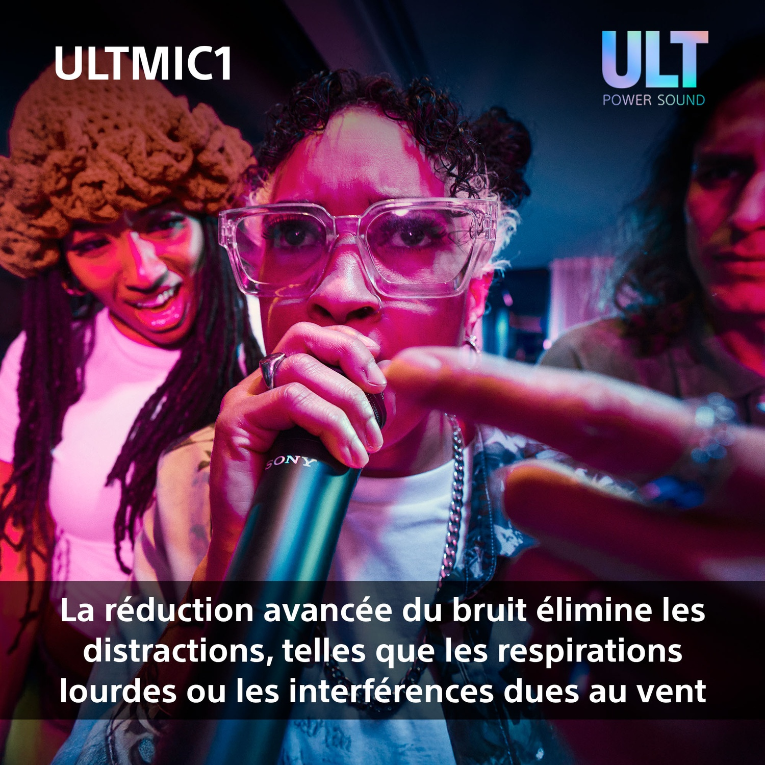 Personne tenant un microphone, deux autres à proximité. Texte gras : réduction de bruit avancée. Logo Sony.