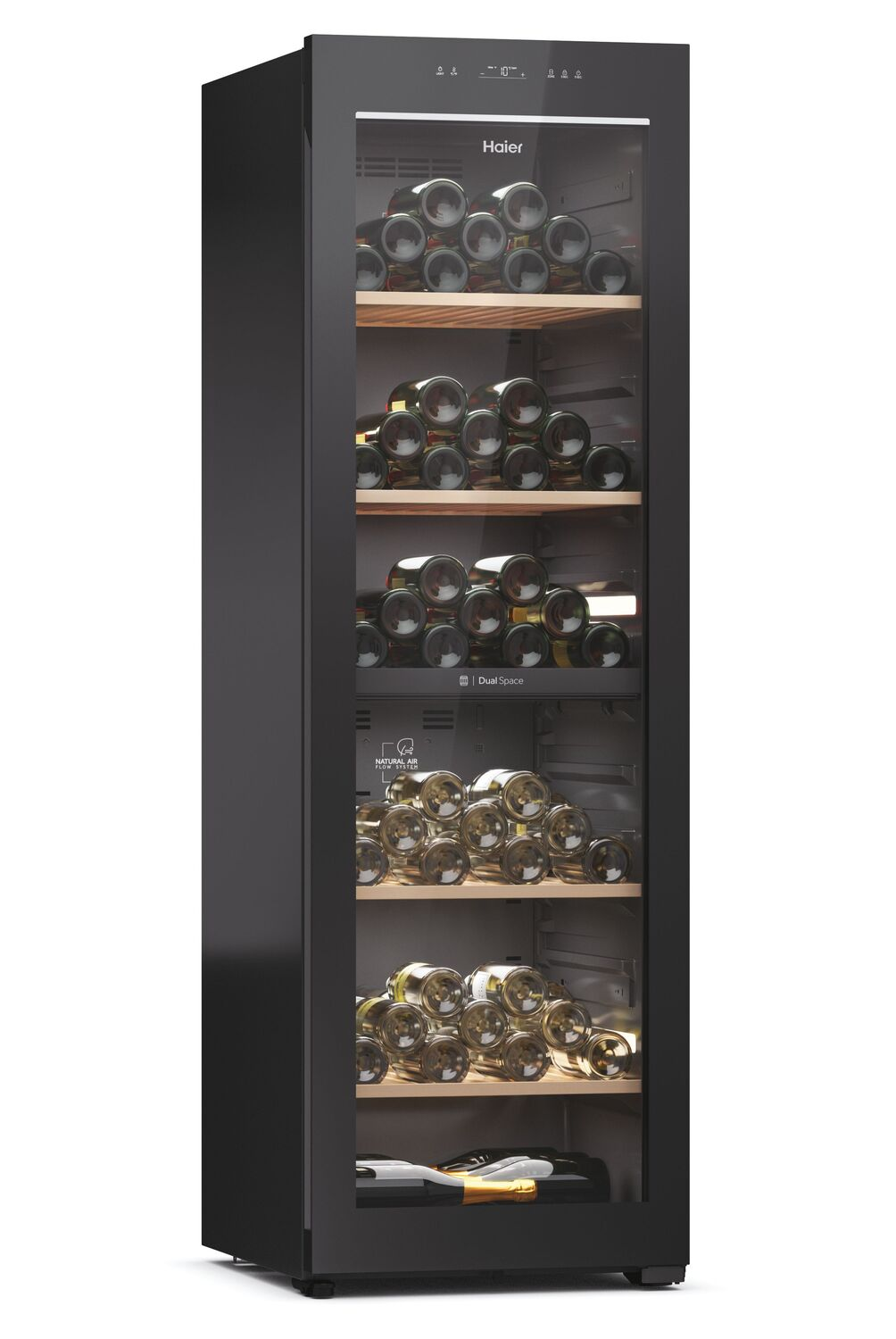 Una vinoteca Haier negra y alta con botellas de vino dentro, fondo blanco.