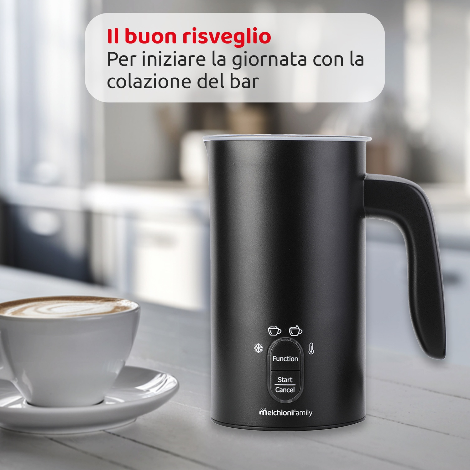 Un montalatte nero con una tazza di caffè. Testo sopra: 'Buongiorno'.