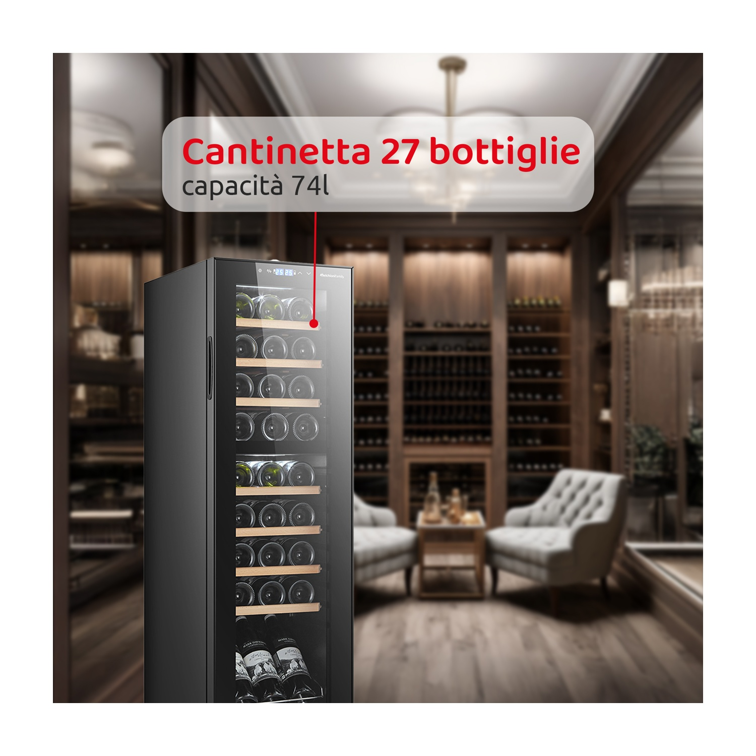 Cantinetta nera con bottiglie, in una stanza con boiserie.