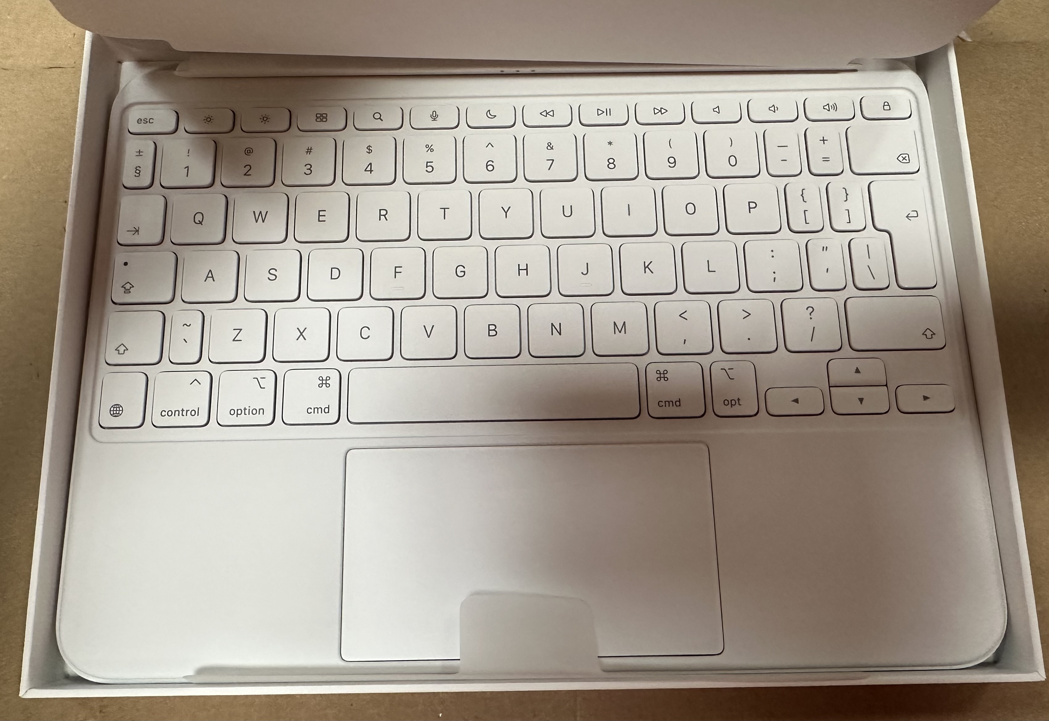 OUTLET Etui z klawiaturą APPLE Magic Keyboard Folio do iPada (10. generacji) - angielski (międzynarodowy) MQDP3Z/A Biały
