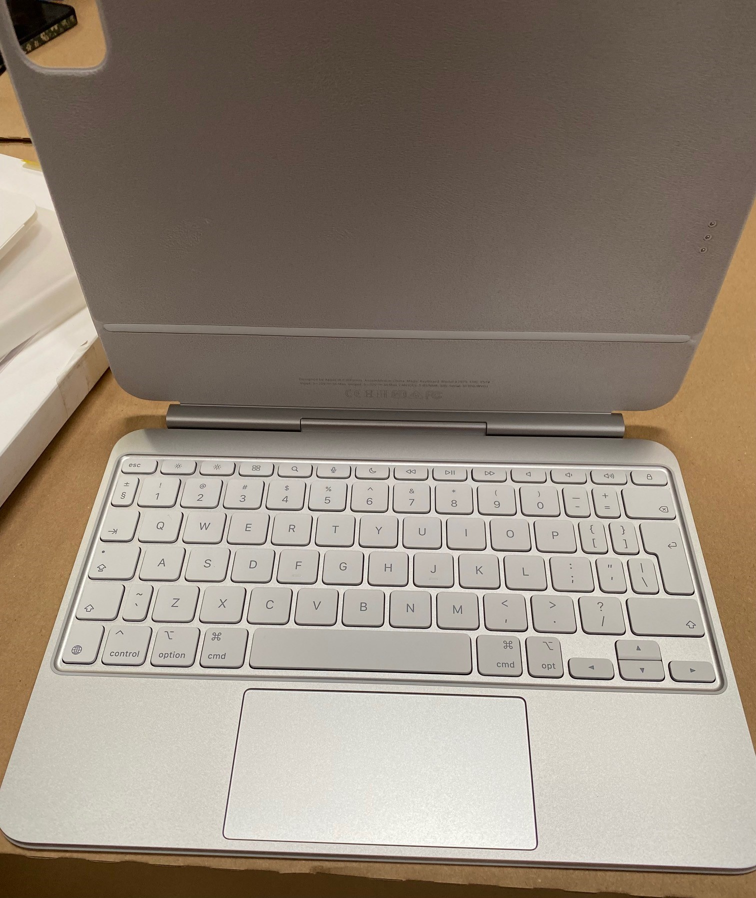 OUTLET Klawiatura APPLE Magic Keyboard do iPada Pro 11 cali (M4) - angielski (międzynarodowy) Biały