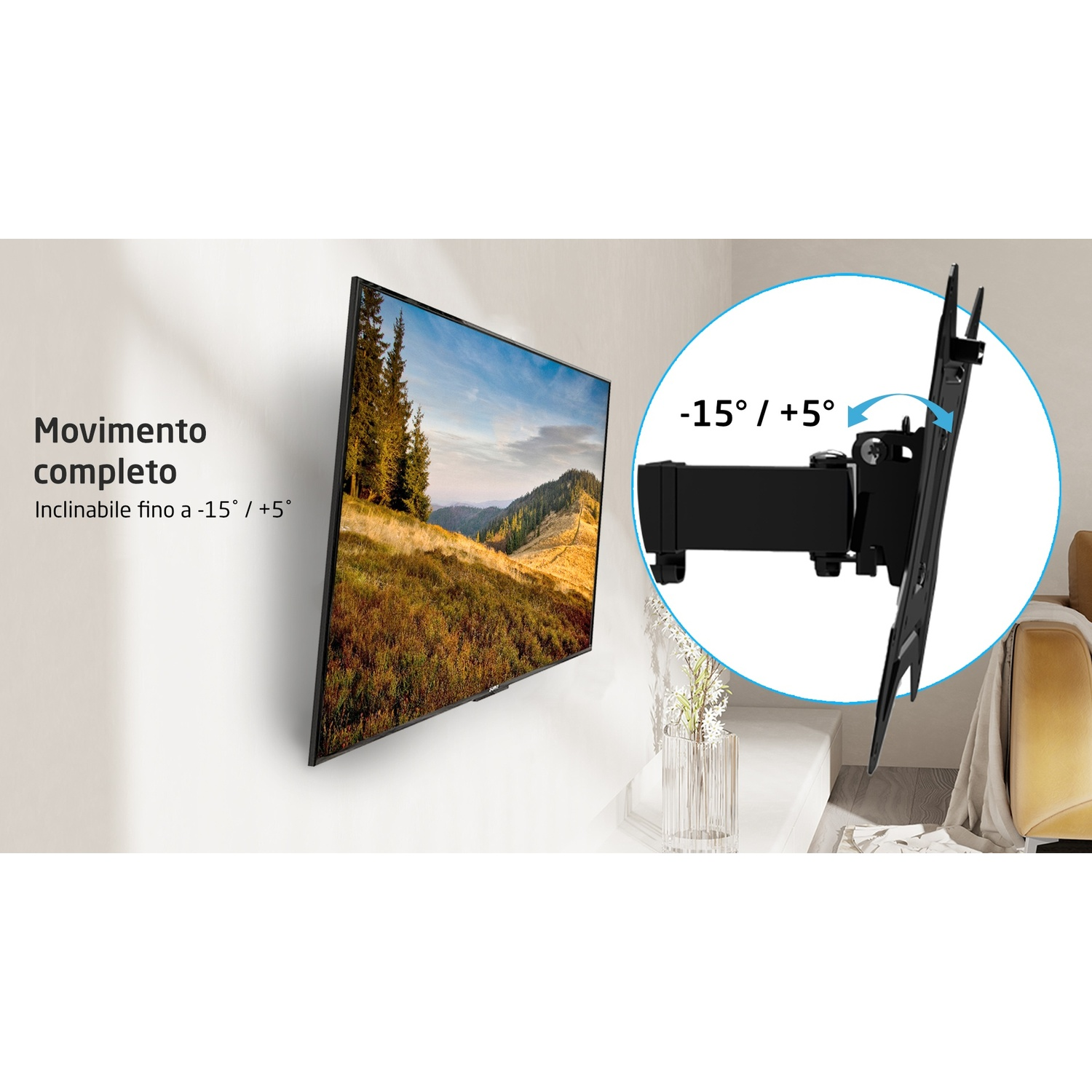 Una TV montata a parete con una staffa regolabile.