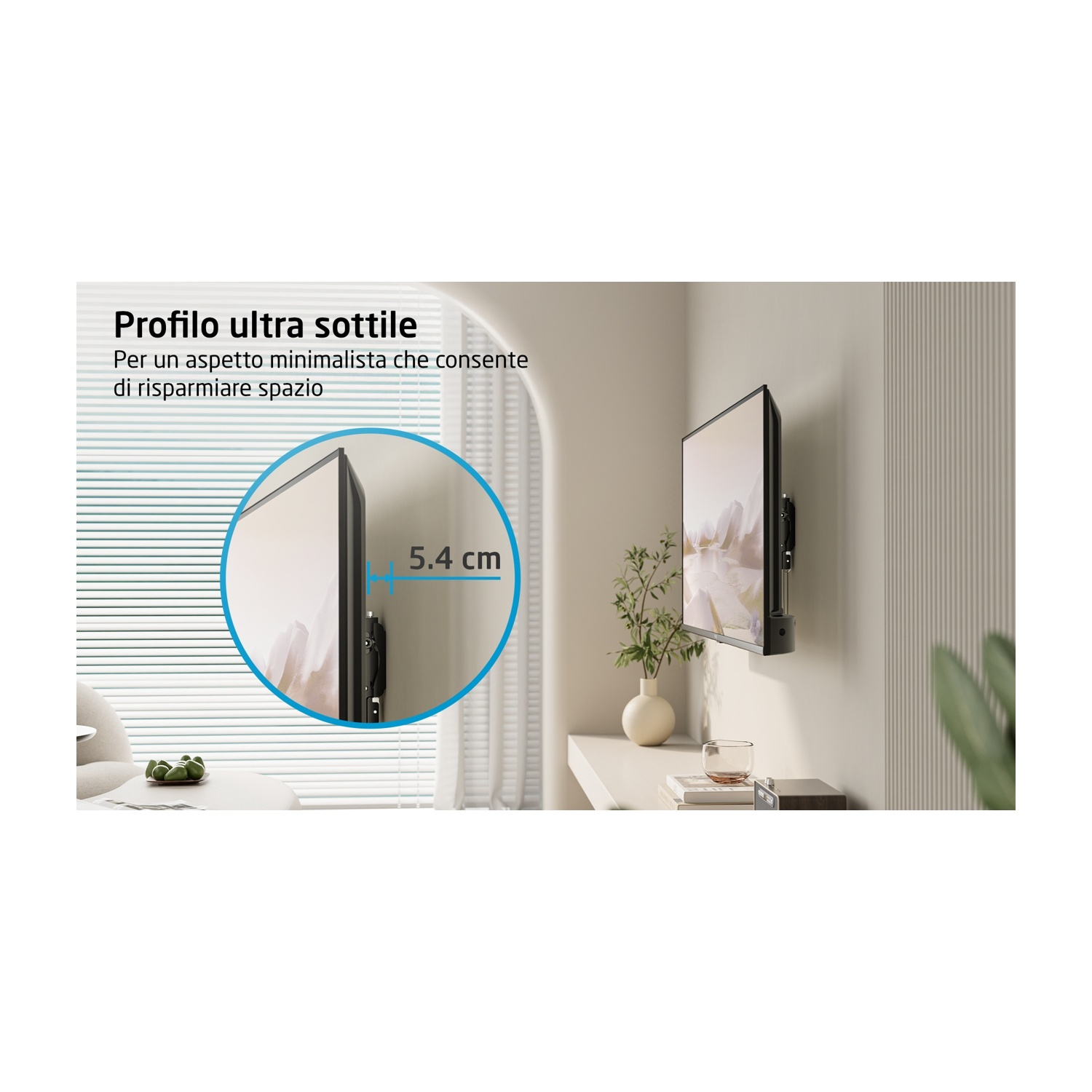 TV montata a parete, testo che descrive il suo profilo sottile e il design salvaspazio.