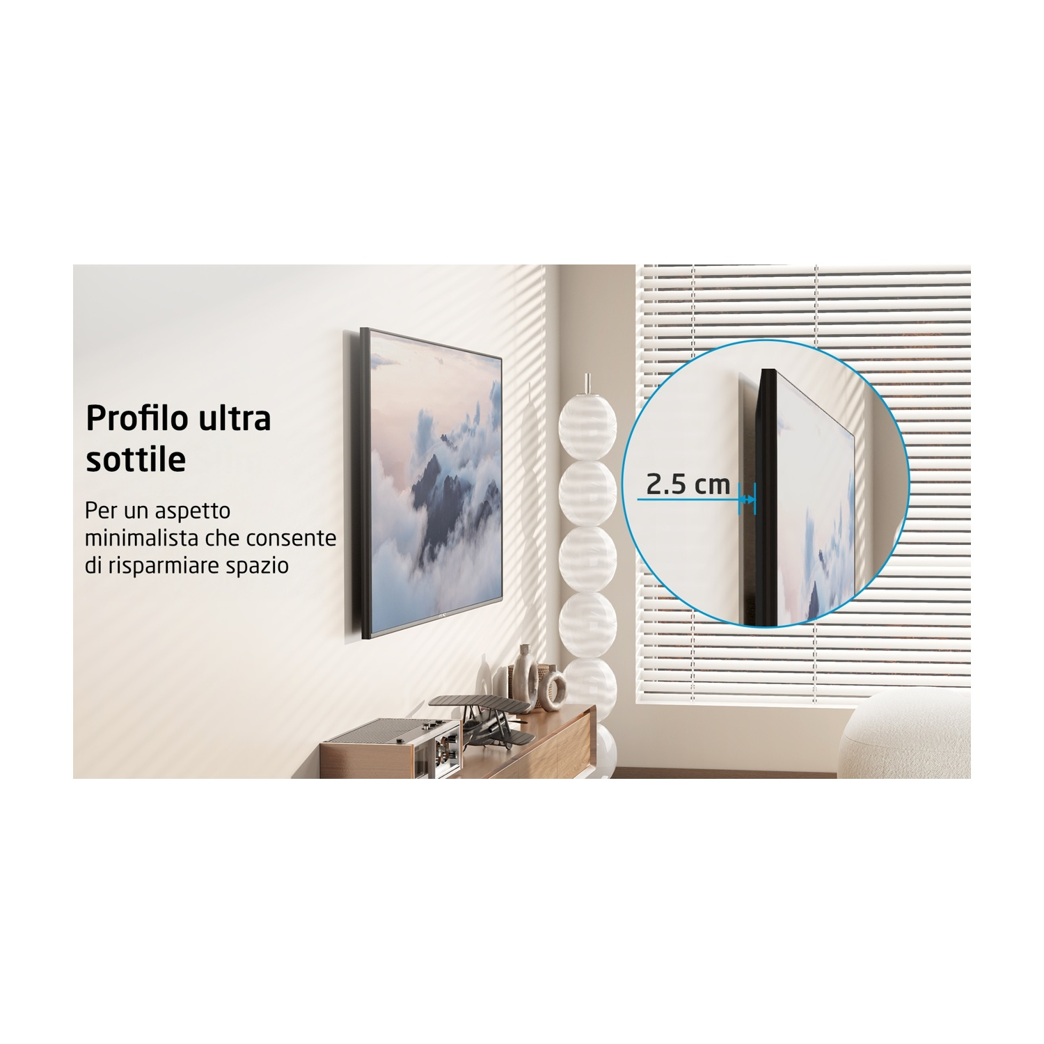 Una TV su un muro con un profilo ultrasottile, lo spessore è evidenziato.