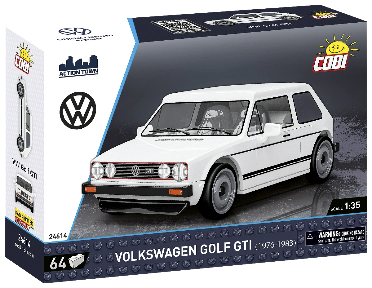 Ein Spielzeugauto auf einer Schachtel. Auf der Schachtel steht Volkswagen Golf GTI, das Auto ist weiß.