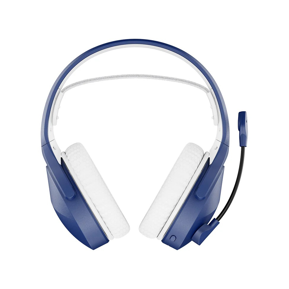 Blau-weißes Headset mit Mikrofon. Die Ohrmuscheln sind weiß, der Rahmen blau und weiß, das Mikrofon schwarz. Isoliert auf Weiß.