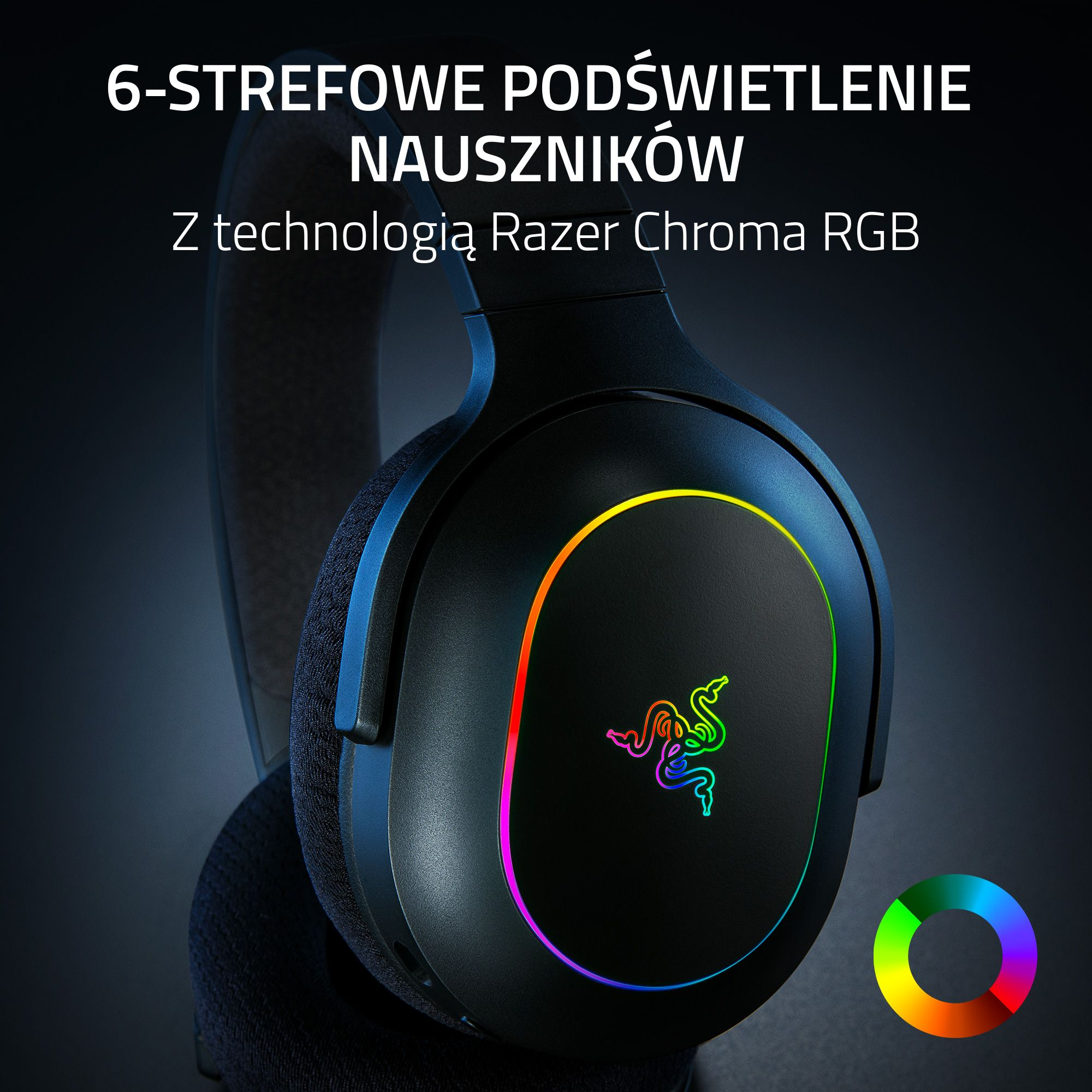 Czarne słuchawki z podświetleniem RGB i logo Razer. Tło jest ciemne.