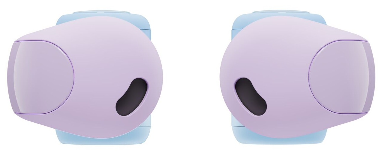 Dwa fioletowe i jasnoniebieskie bezprzewodowe słuchawki douszne, zbliżenie na białym tle.